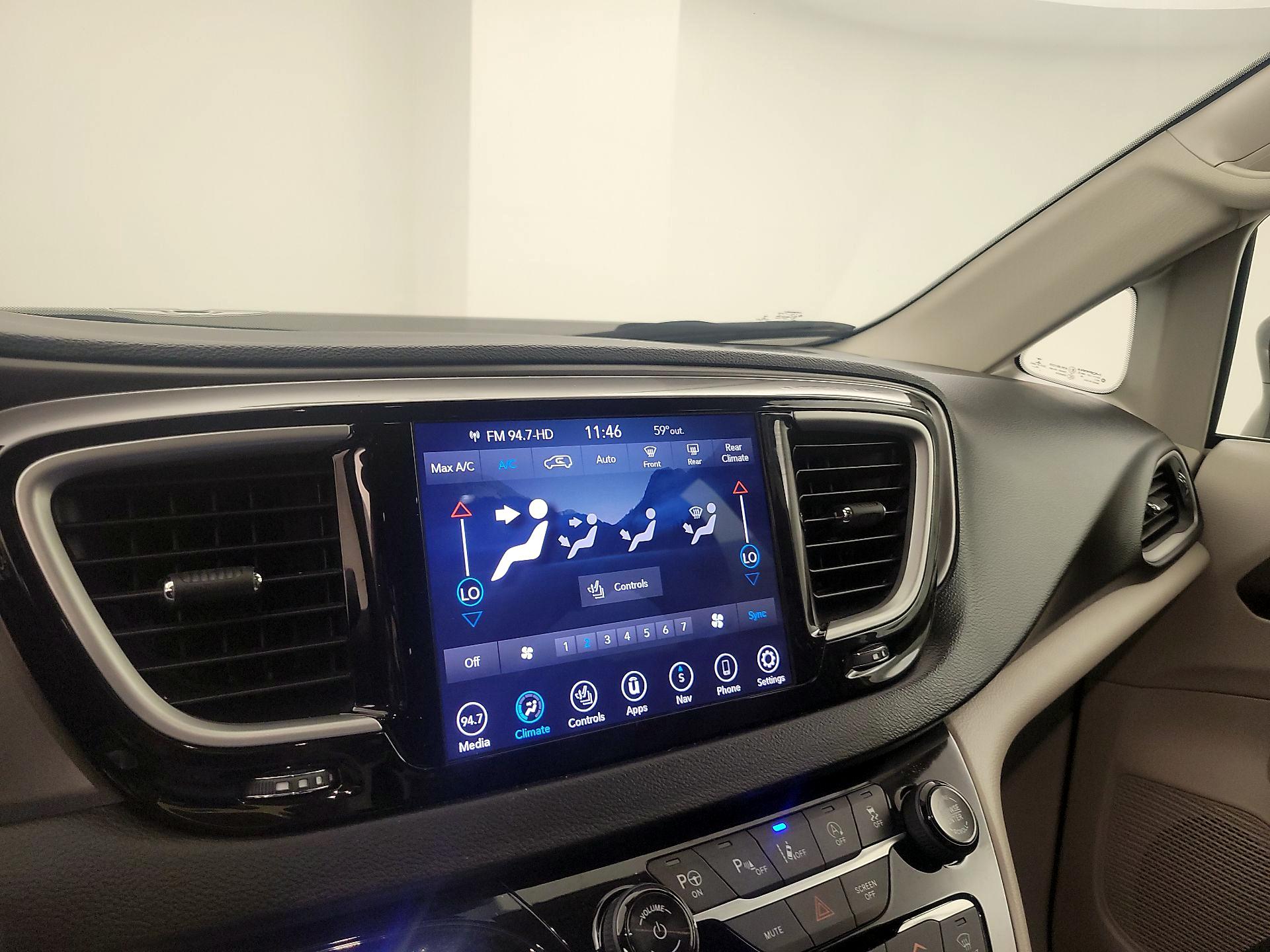 Thumbnail: 2020 Chrysler Pacifica - 17