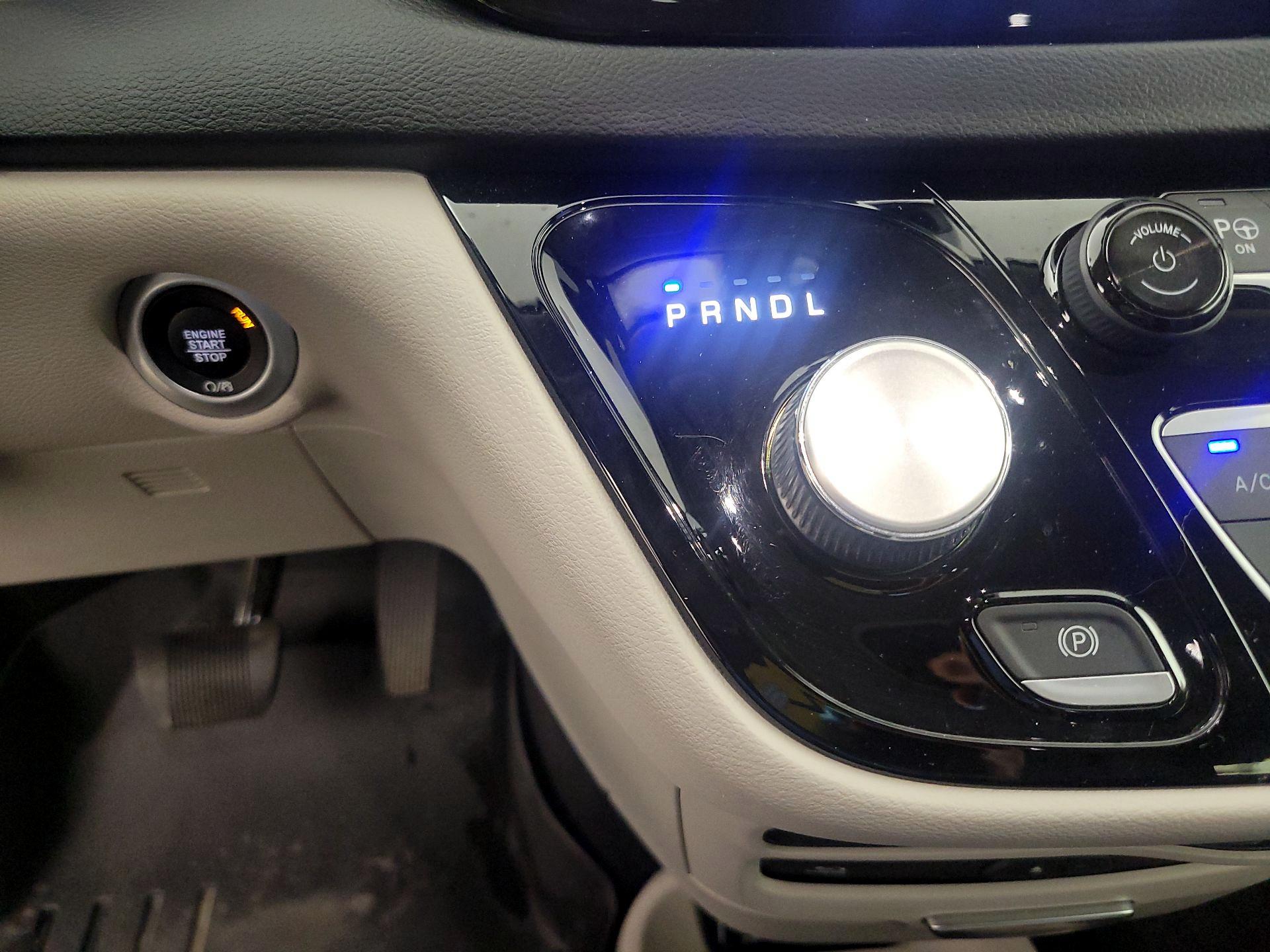 Thumbnail: 2020 Chrysler Pacifica - 18