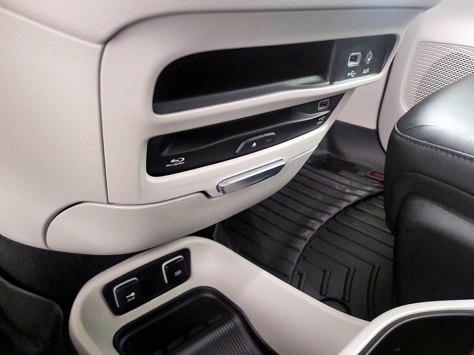 Thumbnail: 2020 Chrysler Pacifica - 19