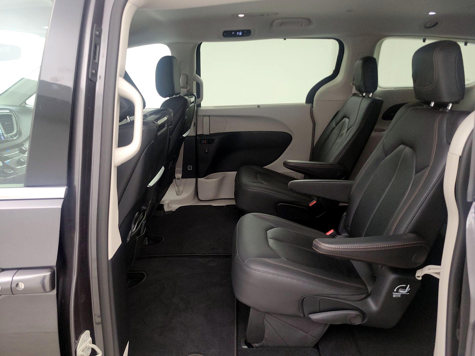 Thumbnail: 2020 Chrysler Pacifica - 20