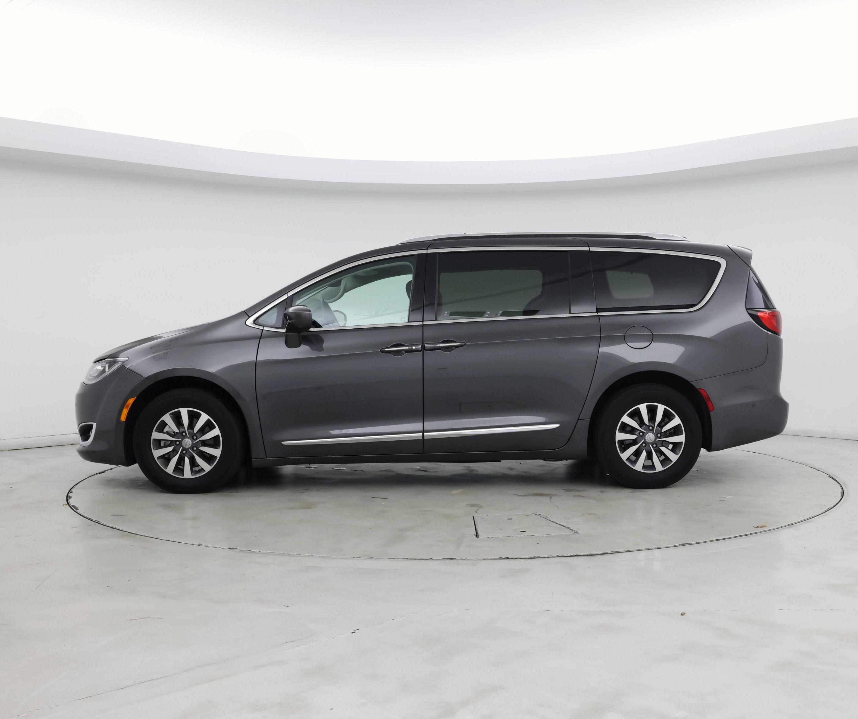 Thumbnail: 2020 Chrysler Pacifica - 3