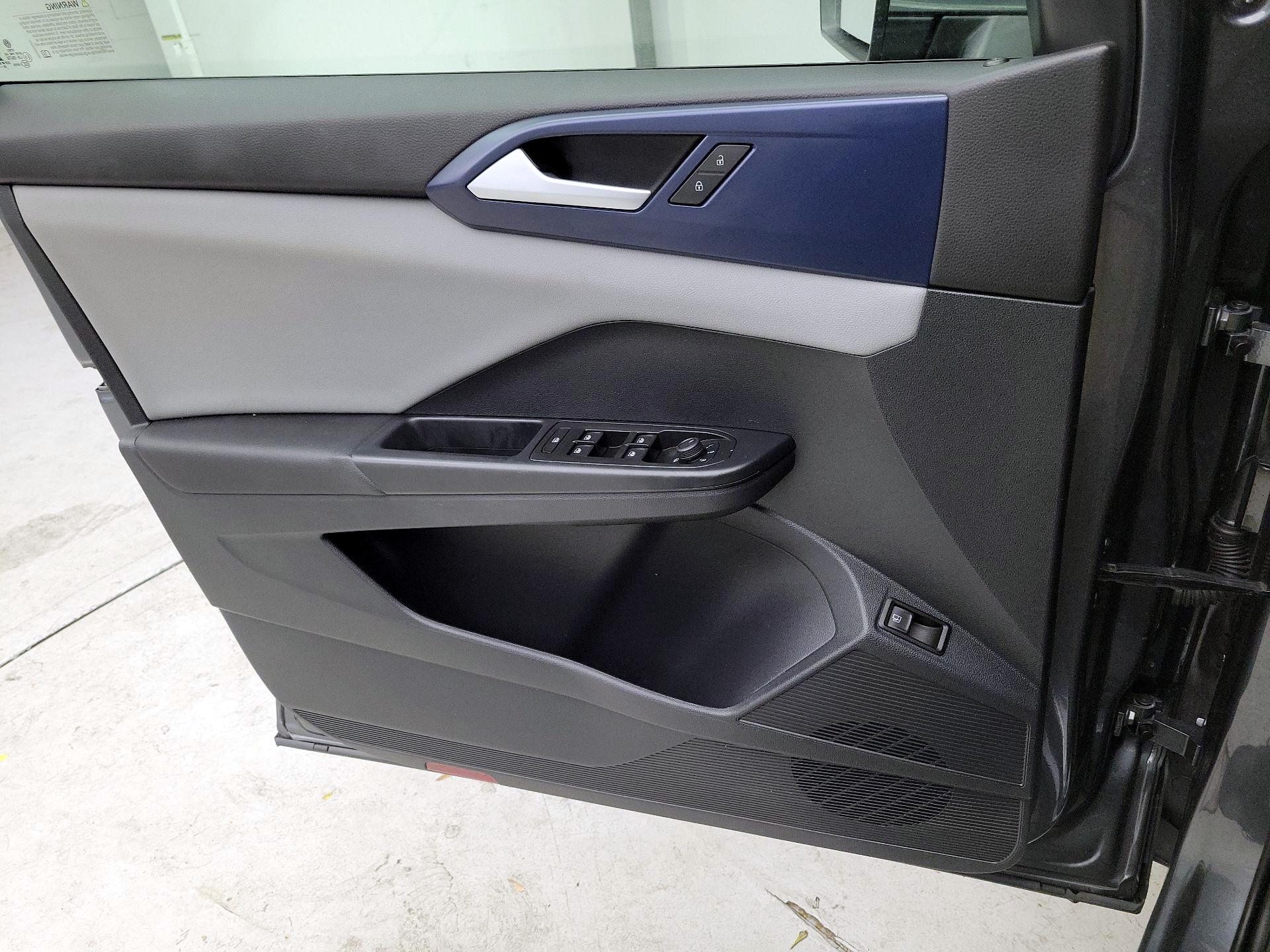 Thumbnail: 2023 Volkswagen Taos - 12