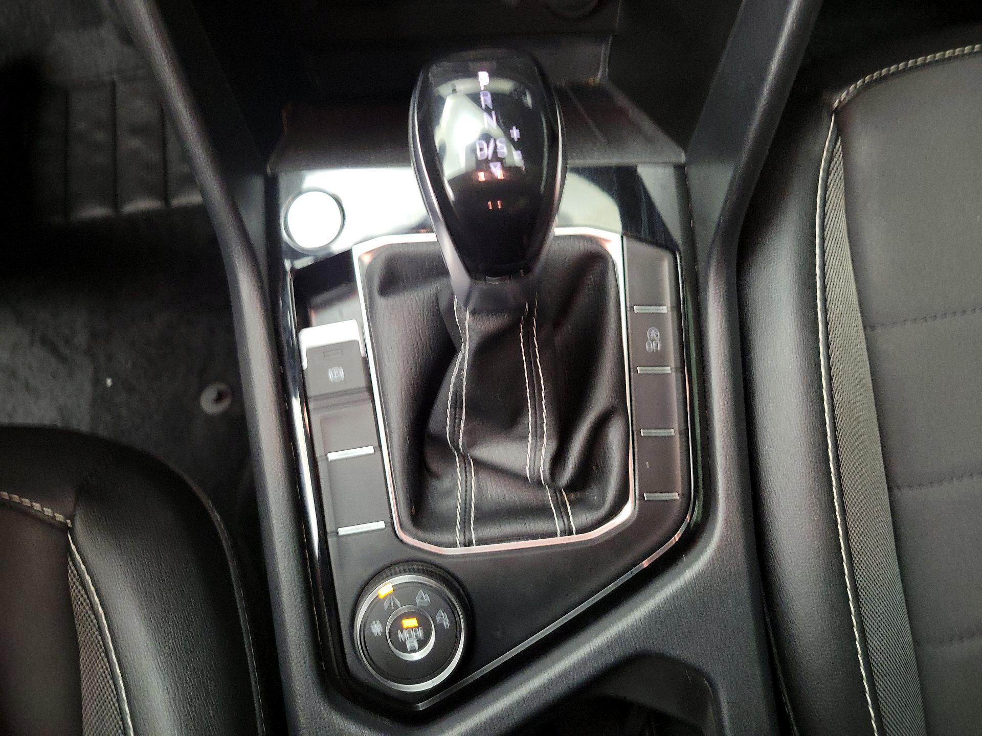 Thumbnail: 2023 Volkswagen Taos - 18