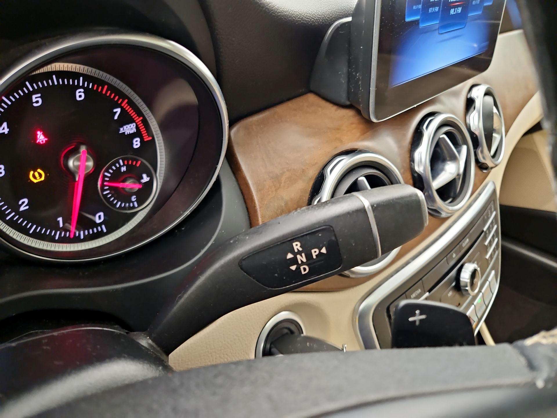 Thumbnail: 2019 Mercedes-Benz GLA - 17