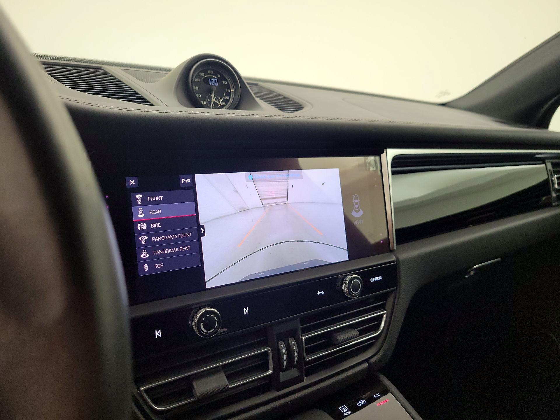 Thumbnail: 2023 Porsche Macan - 15