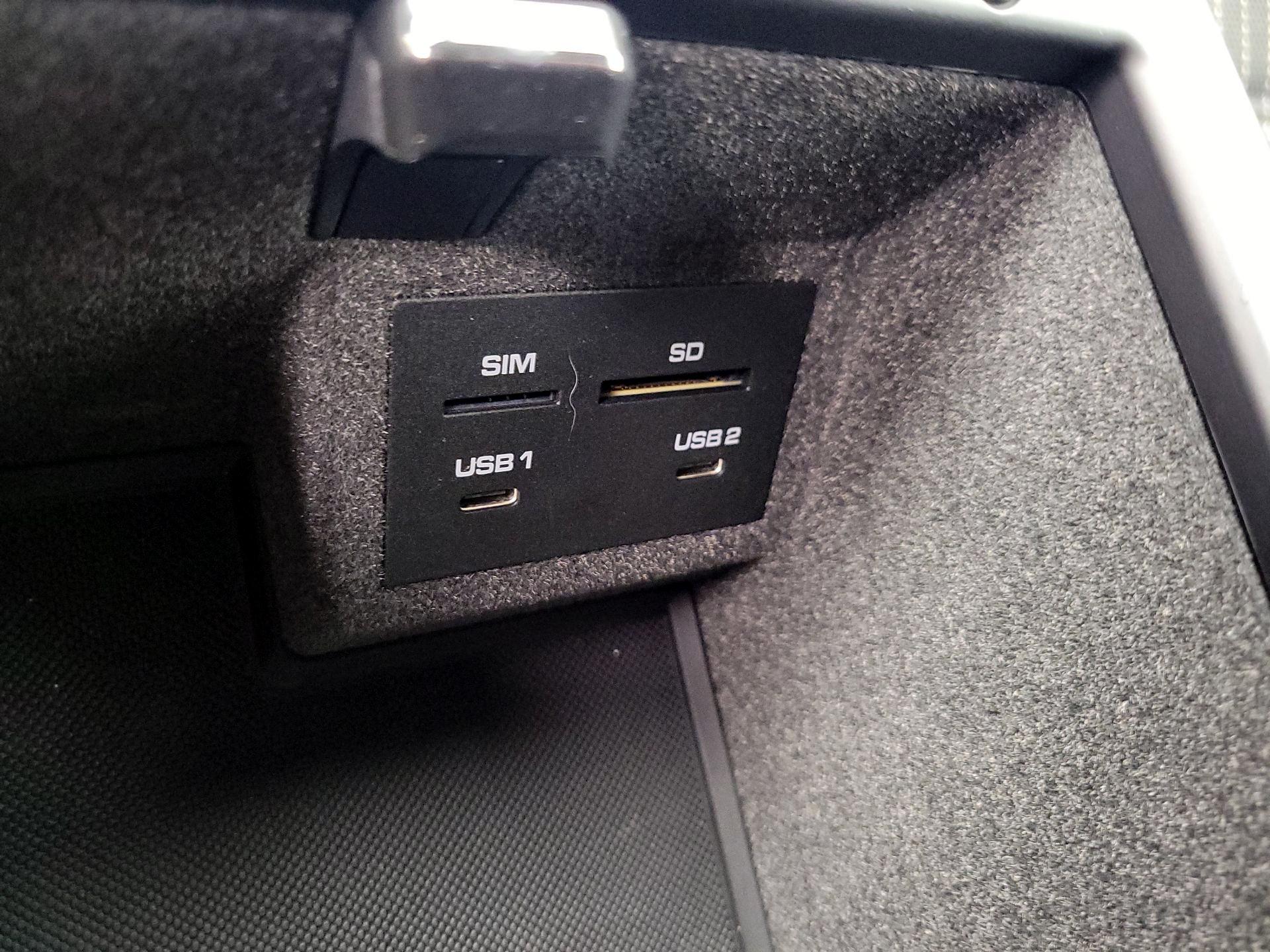 Thumbnail: 2023 Porsche Macan - 19