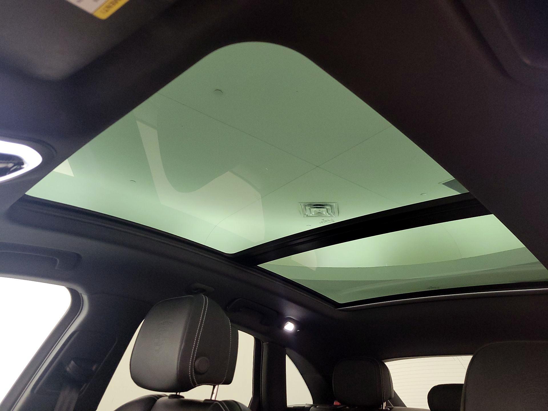 Thumbnail: 2023 Porsche Macan - 20