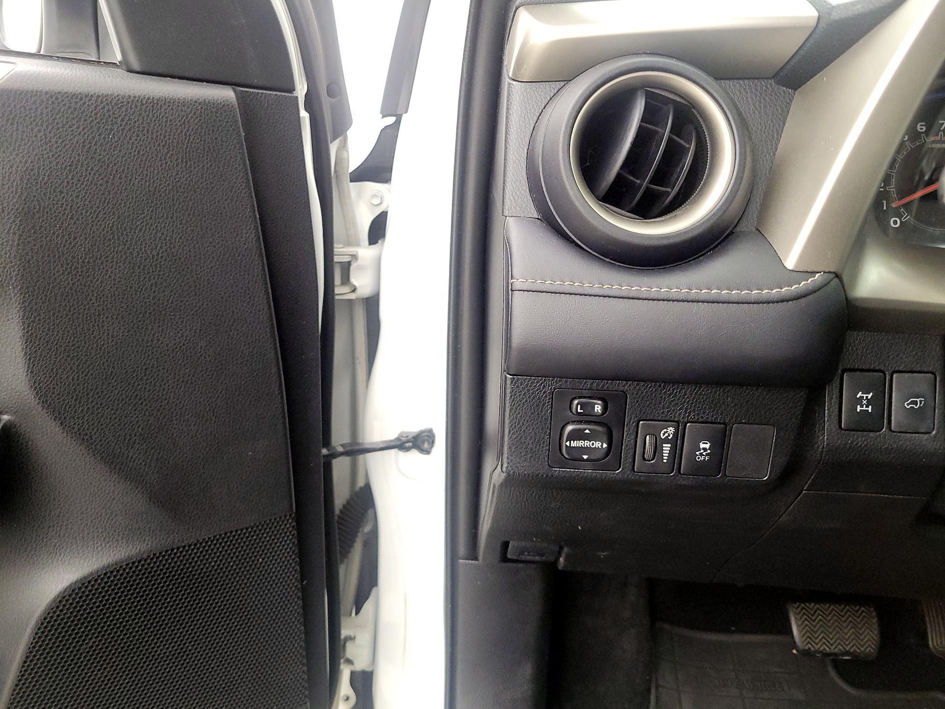 Thumbnail: 2014 Toyota RAV4 - 13