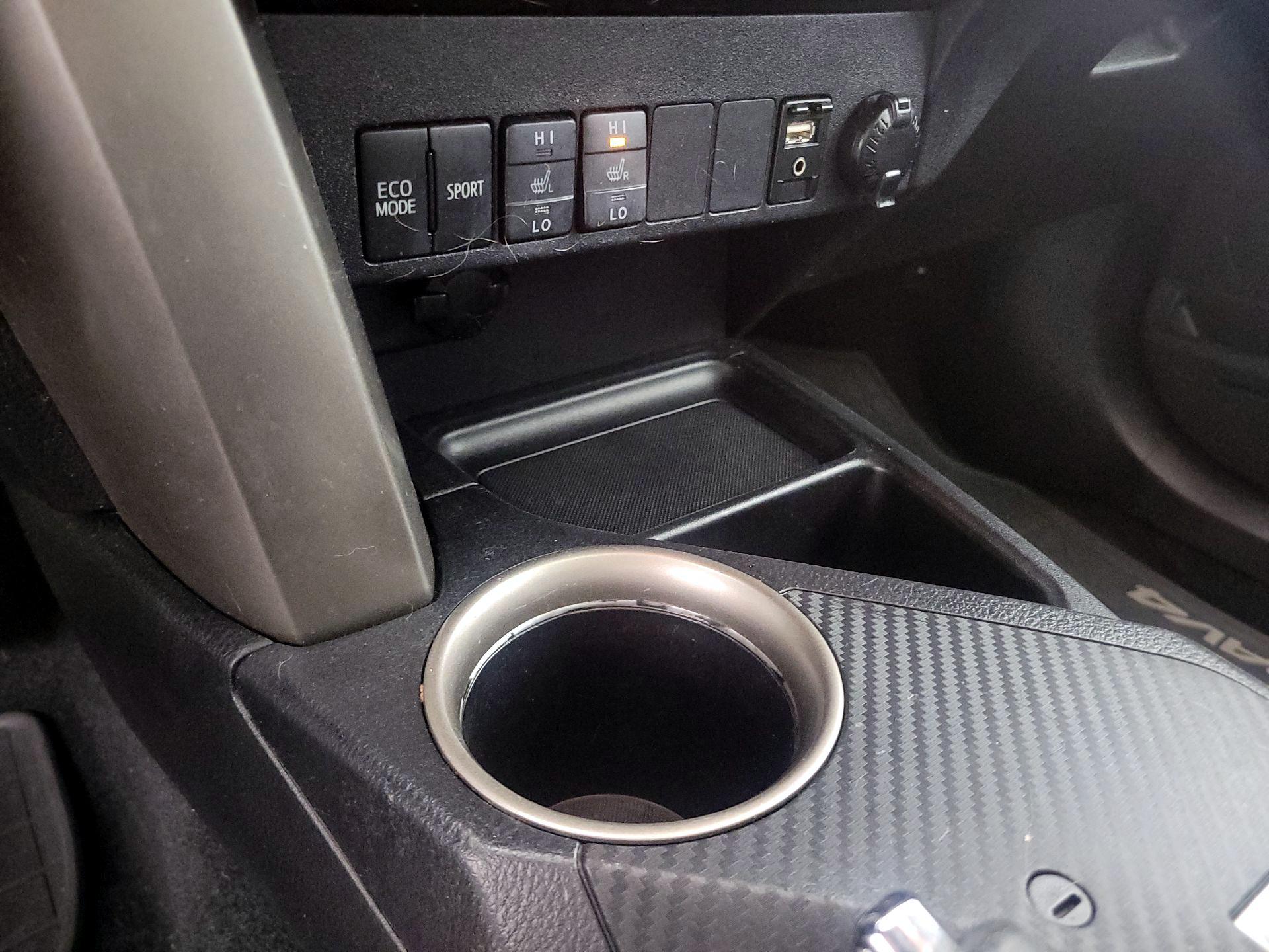 Thumbnail: 2014 Toyota RAV4 - 19