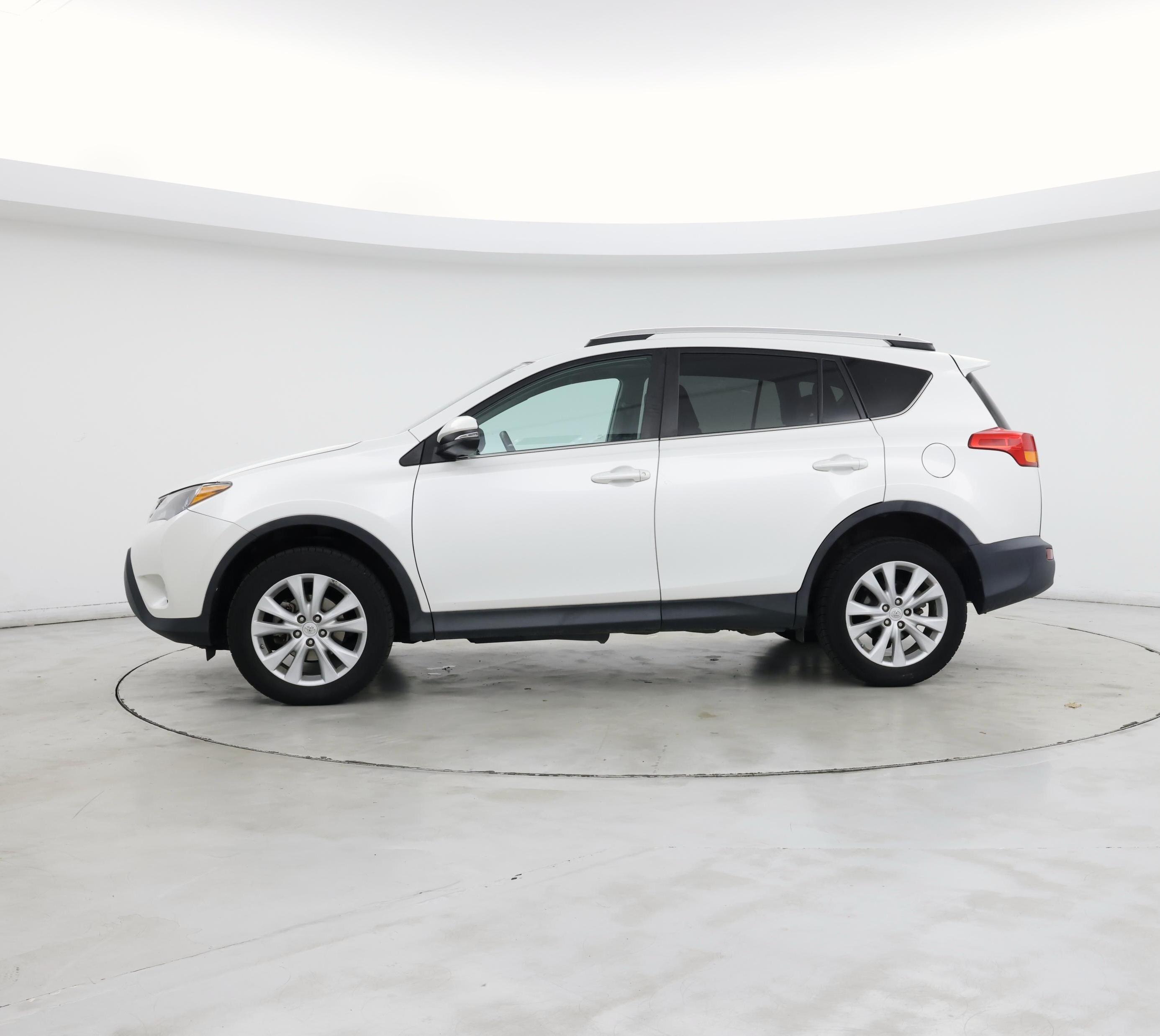 Thumbnail: 2014 Toyota RAV4 - 3