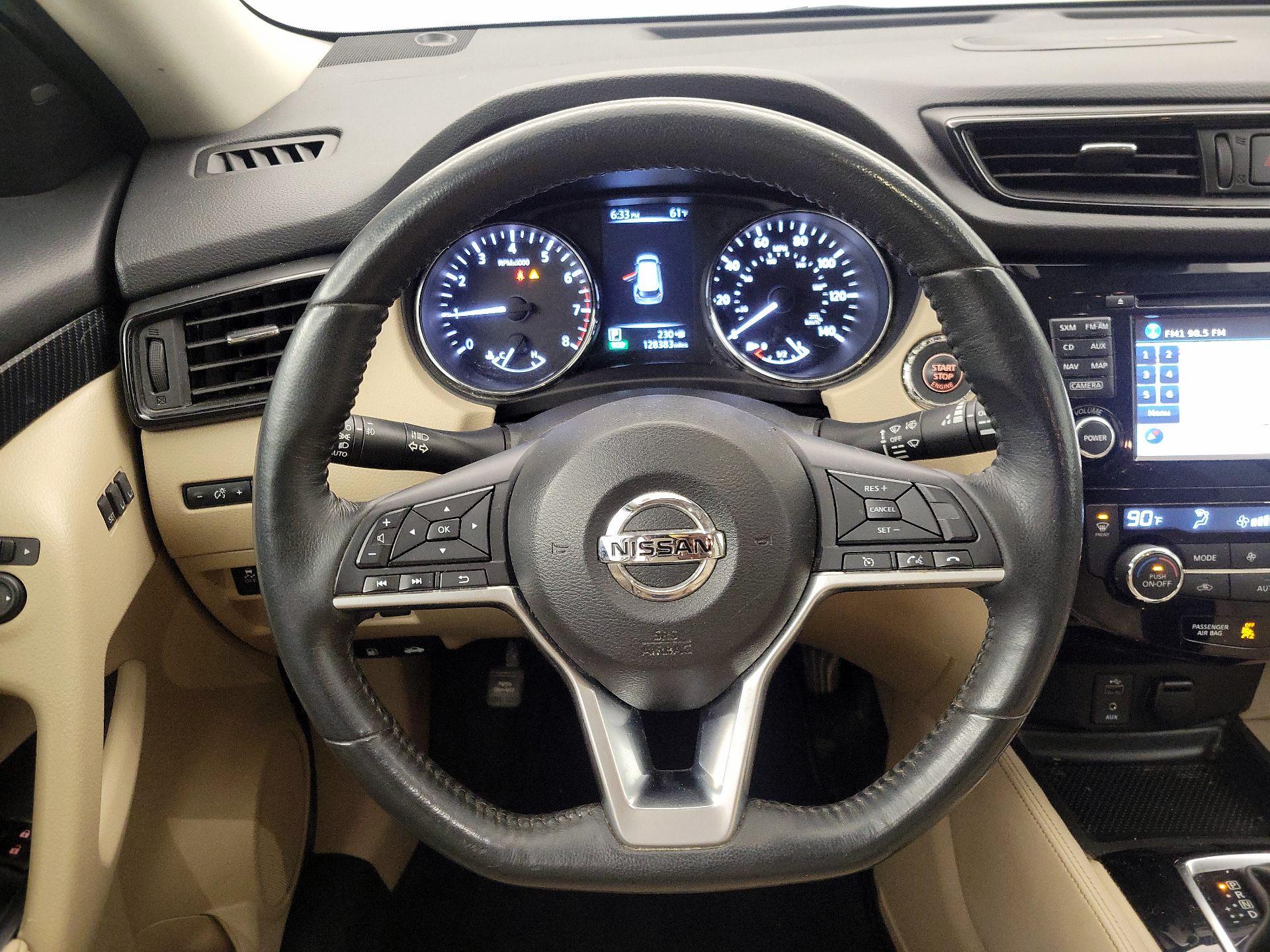 Thumbnail: 2017 Nissan Rogue - 10