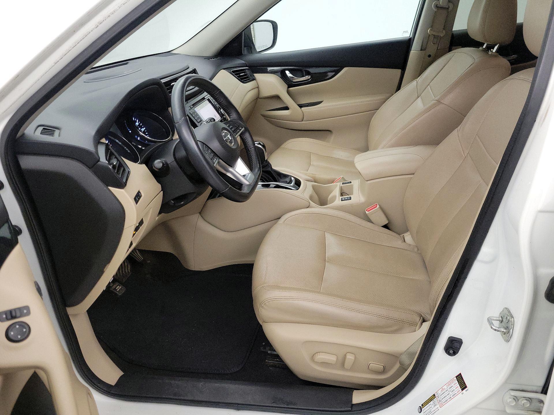 Thumbnail: 2017 Nissan Rogue - 11