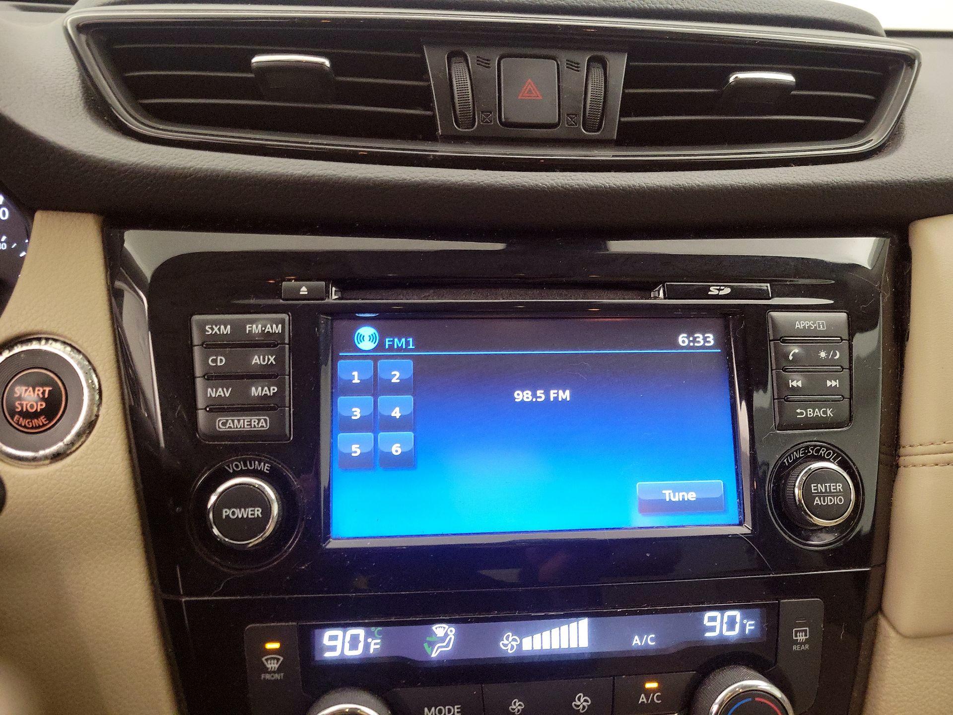 Thumbnail: 2017 Nissan Rogue - 16