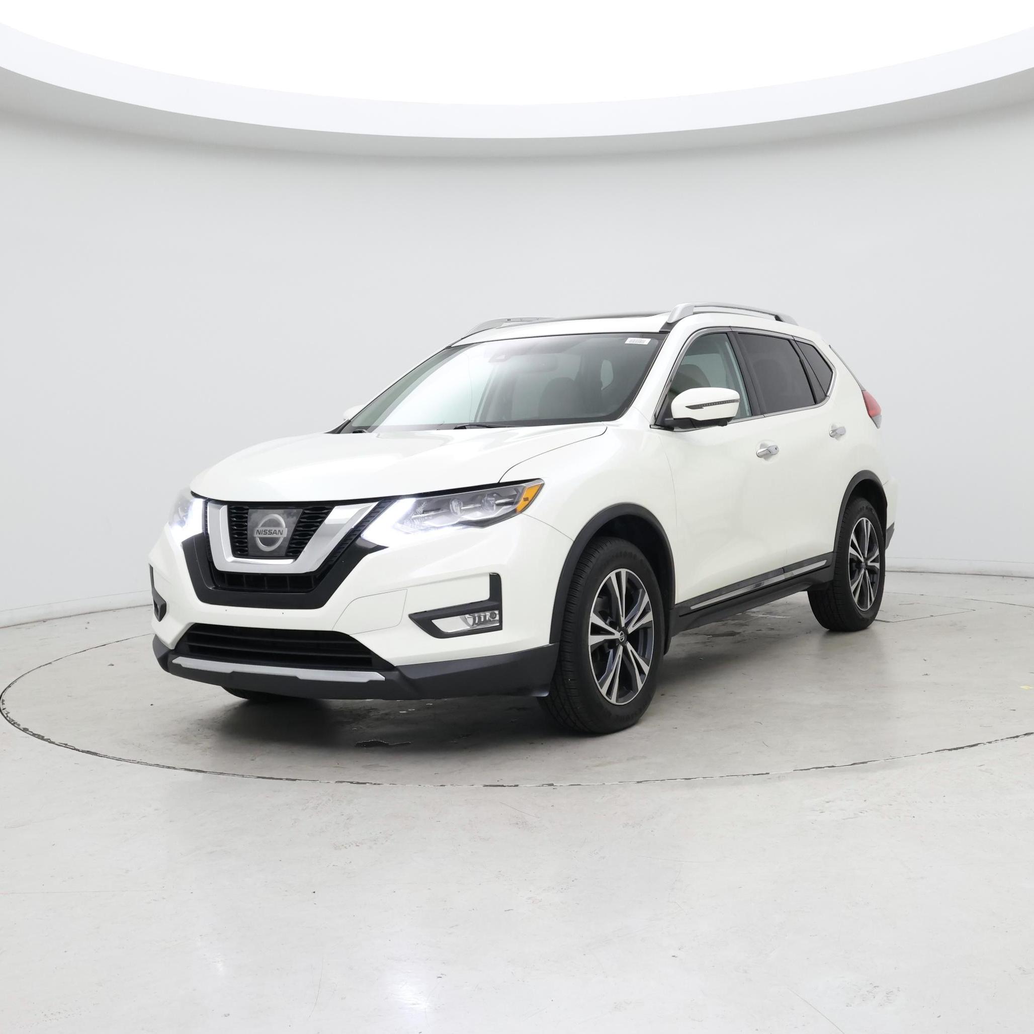 Thumbnail: 2017 Nissan Rogue - 4