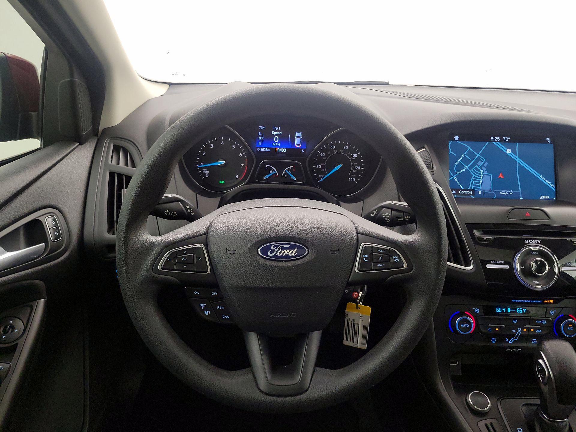 Thumbnail: 2017 Ford Focus - 10