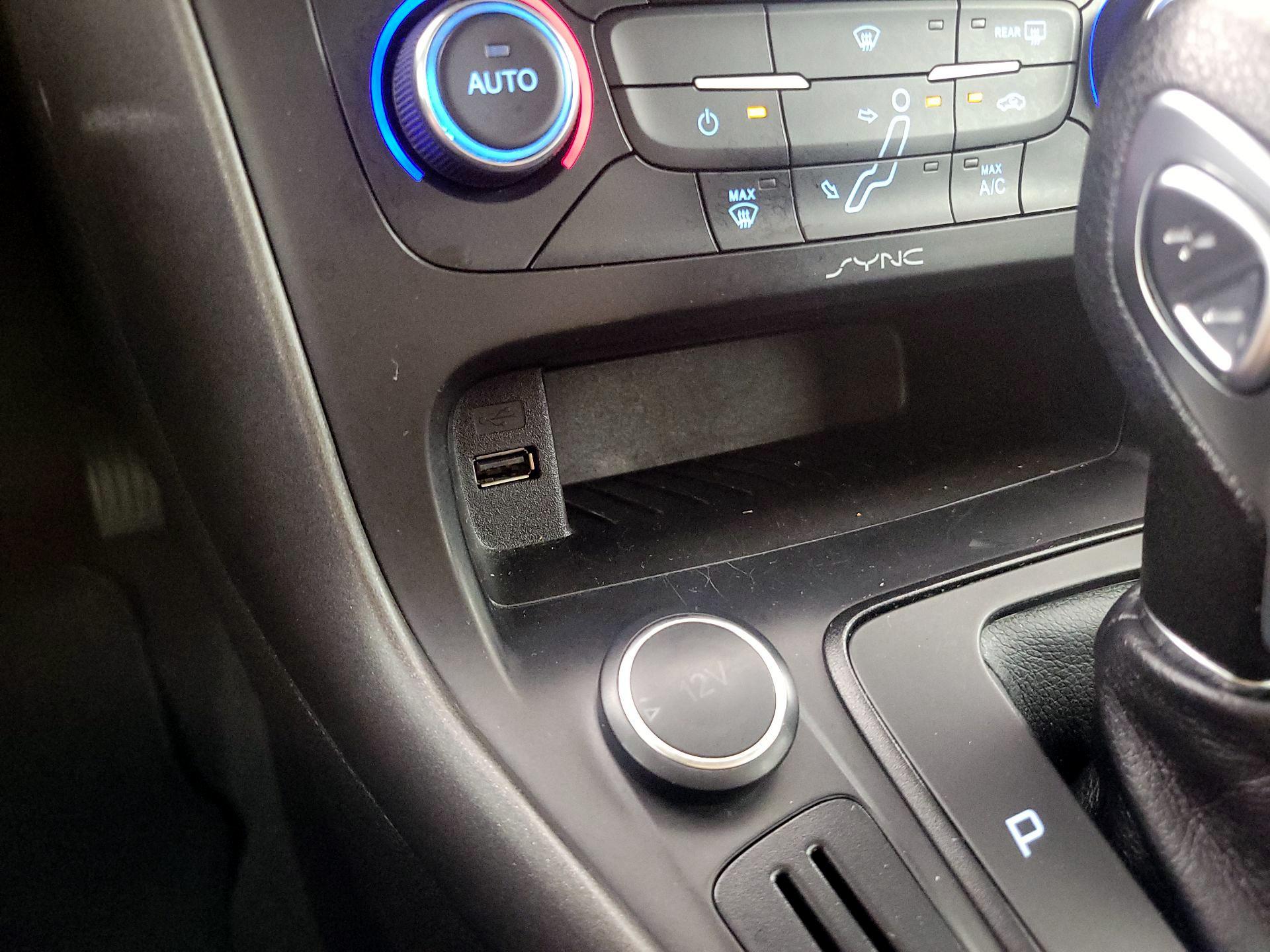 Thumbnail: 2017 Ford Focus - 19