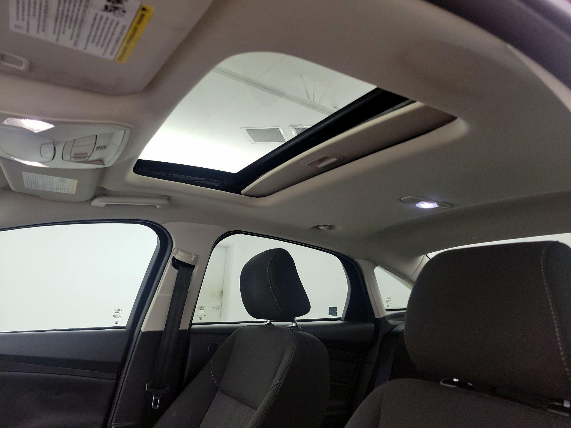 Thumbnail: 2017 Ford Focus - 20