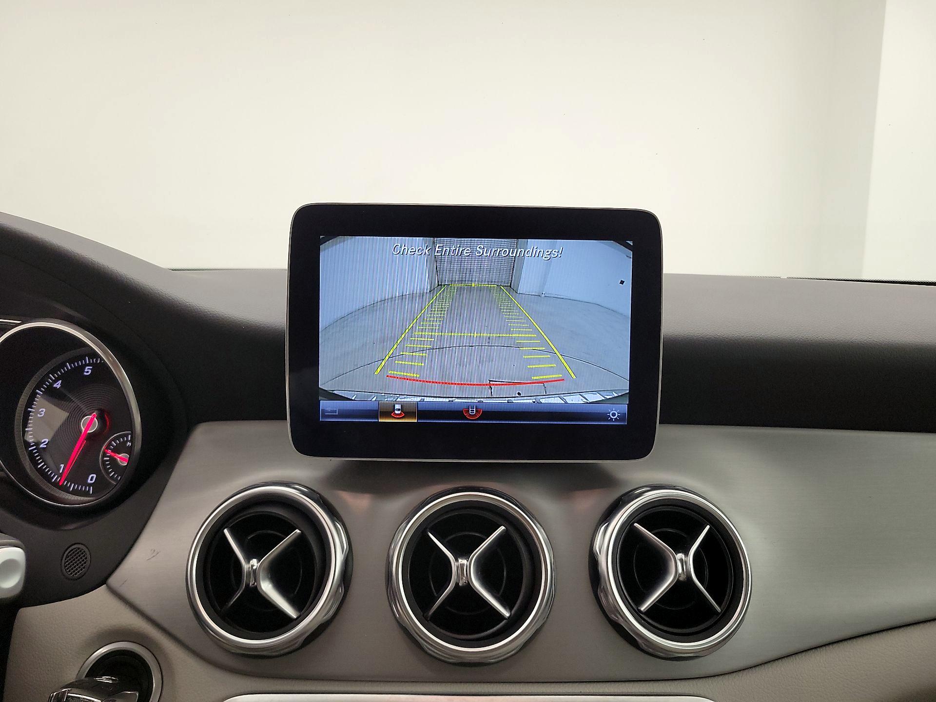 Thumbnail: 2018 Mercedes-Benz GLA - 14