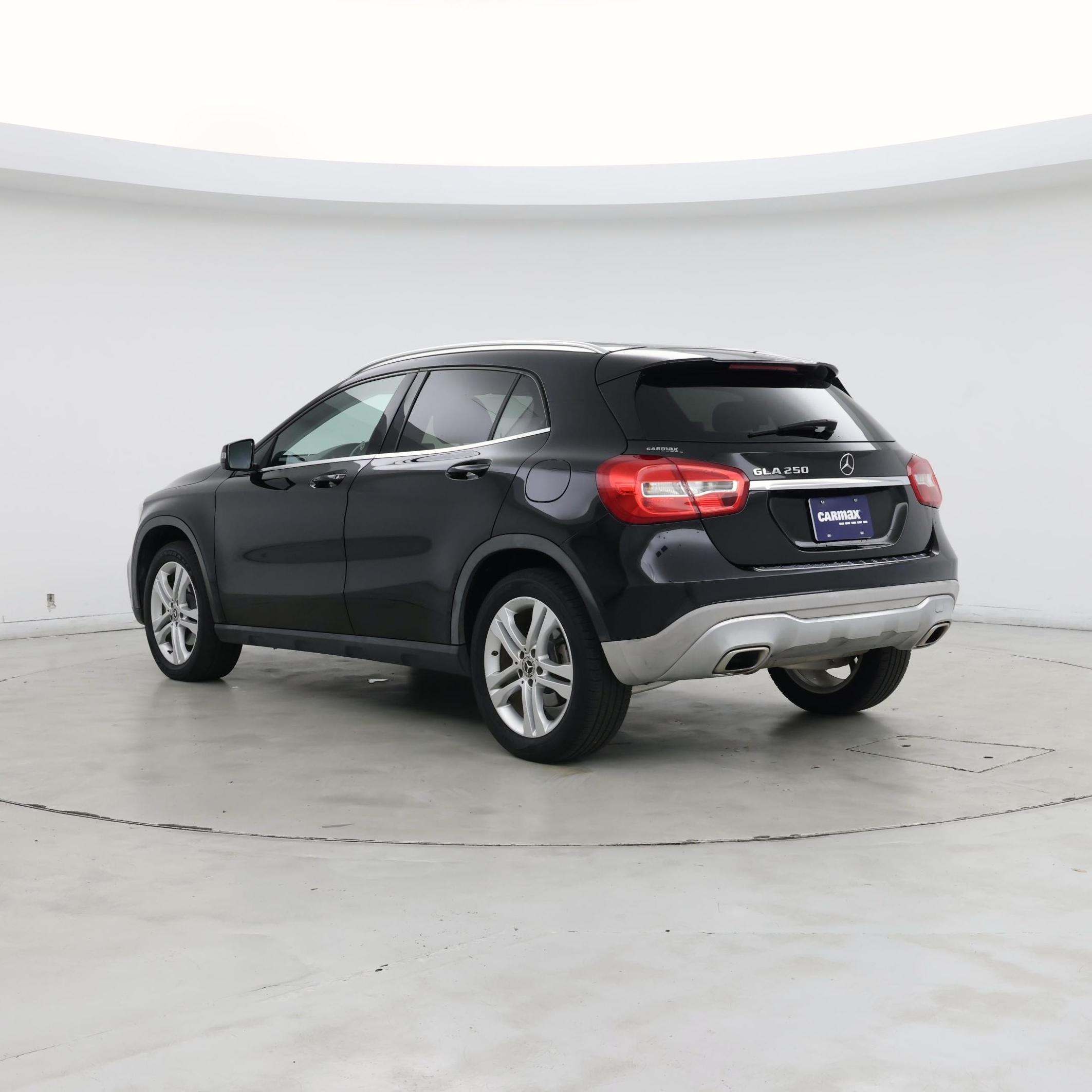 Thumbnail: 2018 Mercedes-Benz GLA - 2