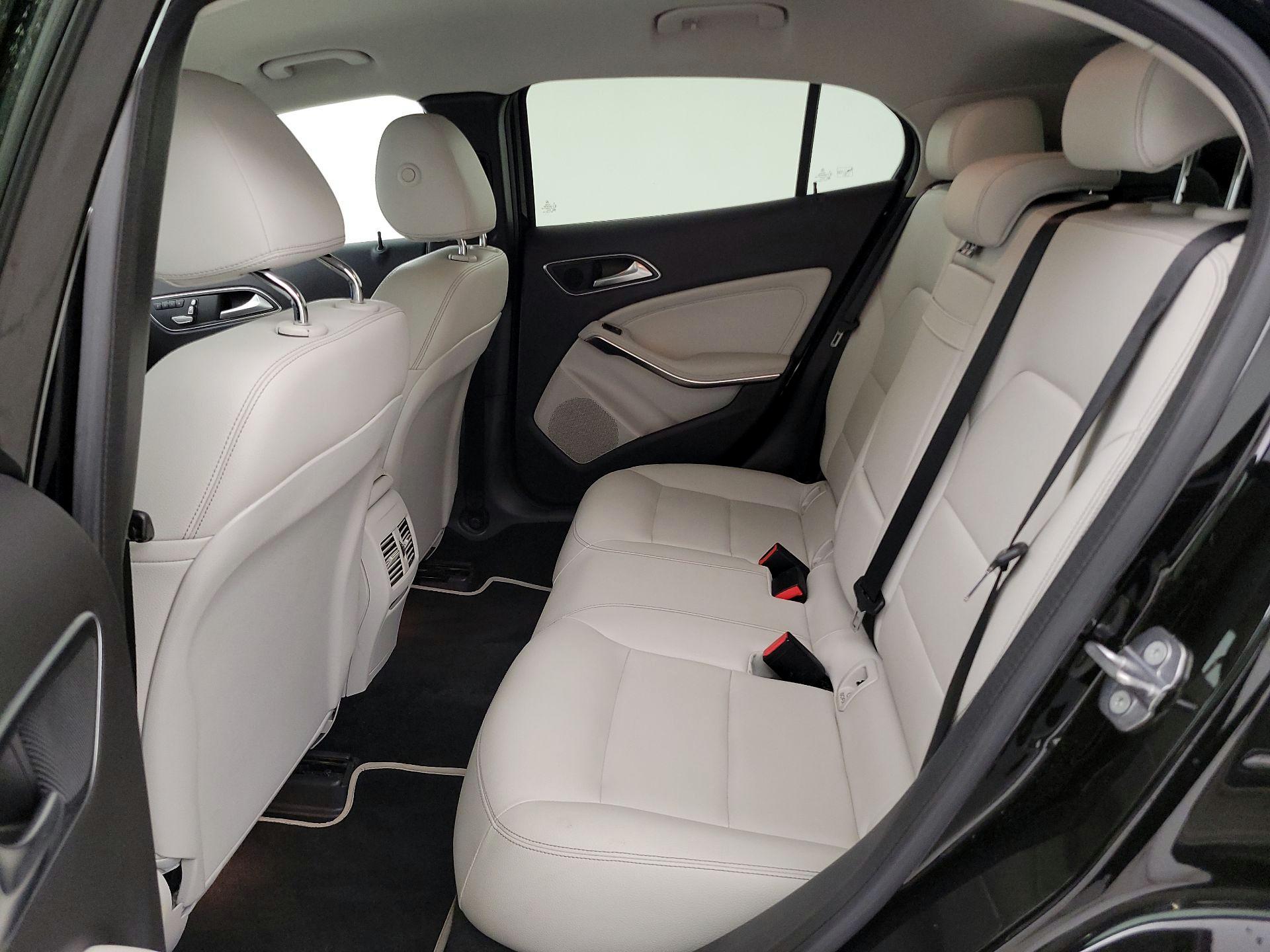 Thumbnail: 2018 Mercedes-Benz GLA - 19