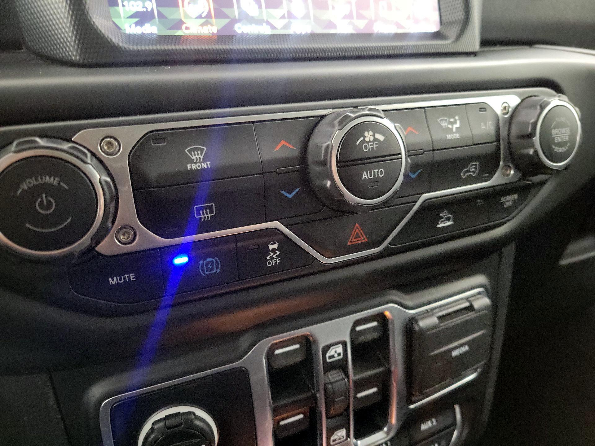 Thumbnail: 2023 Jeep Wrangler - 17