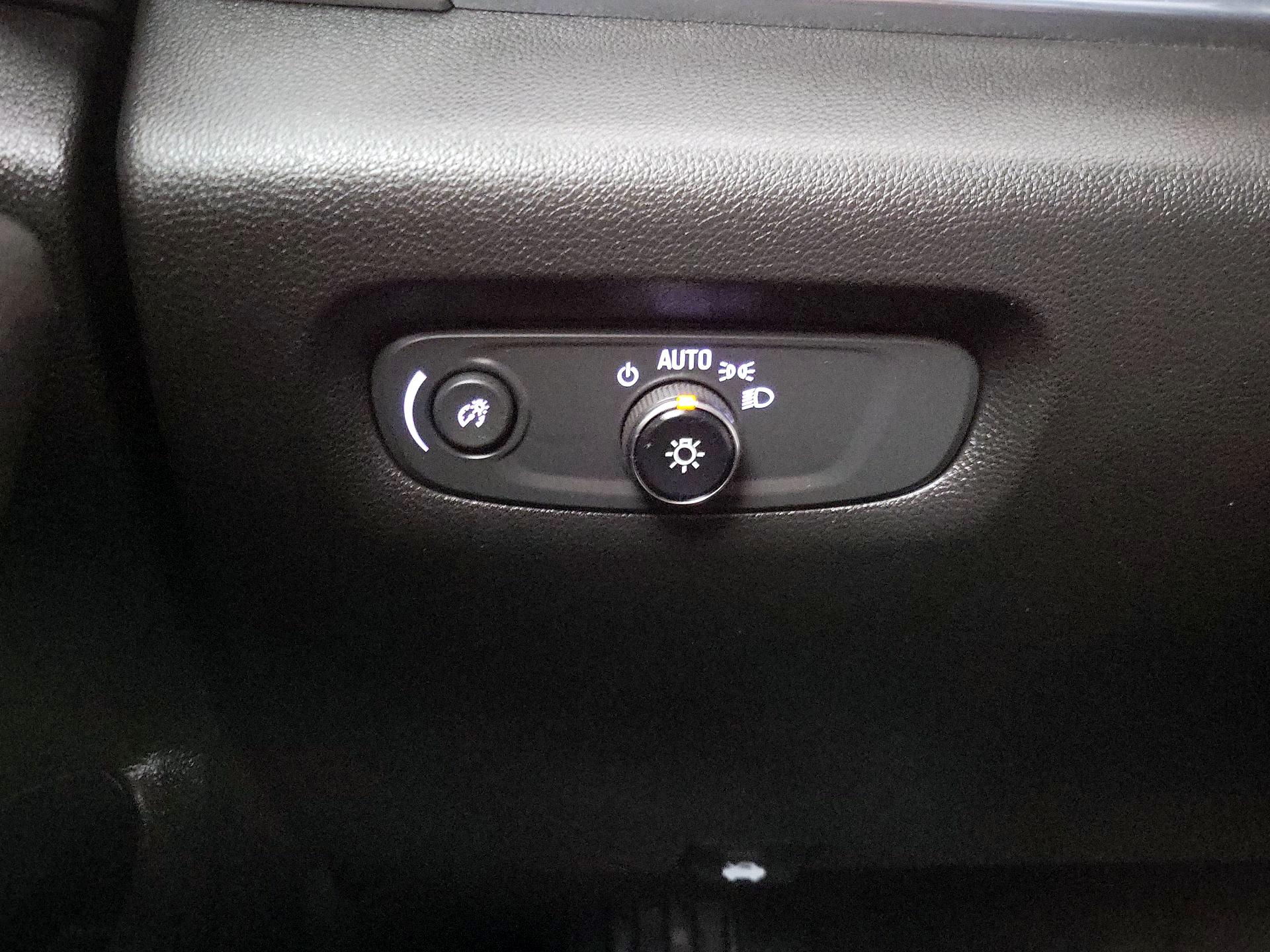 Thumbnail: 2022 Chevrolet Traverse - 13