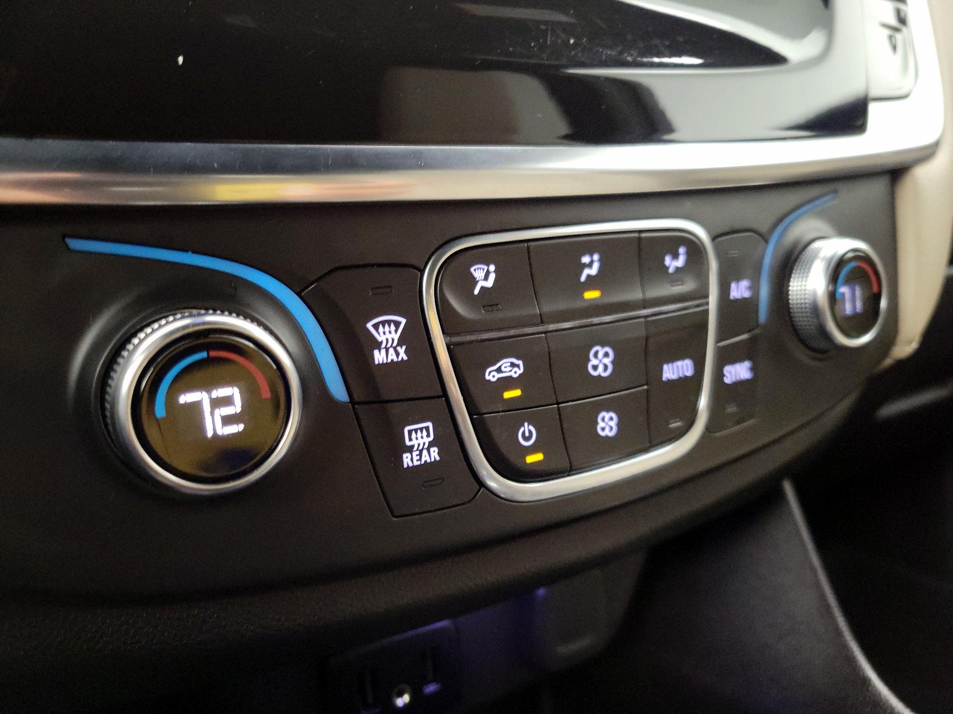 Thumbnail: 2022 Chevrolet Traverse - 16