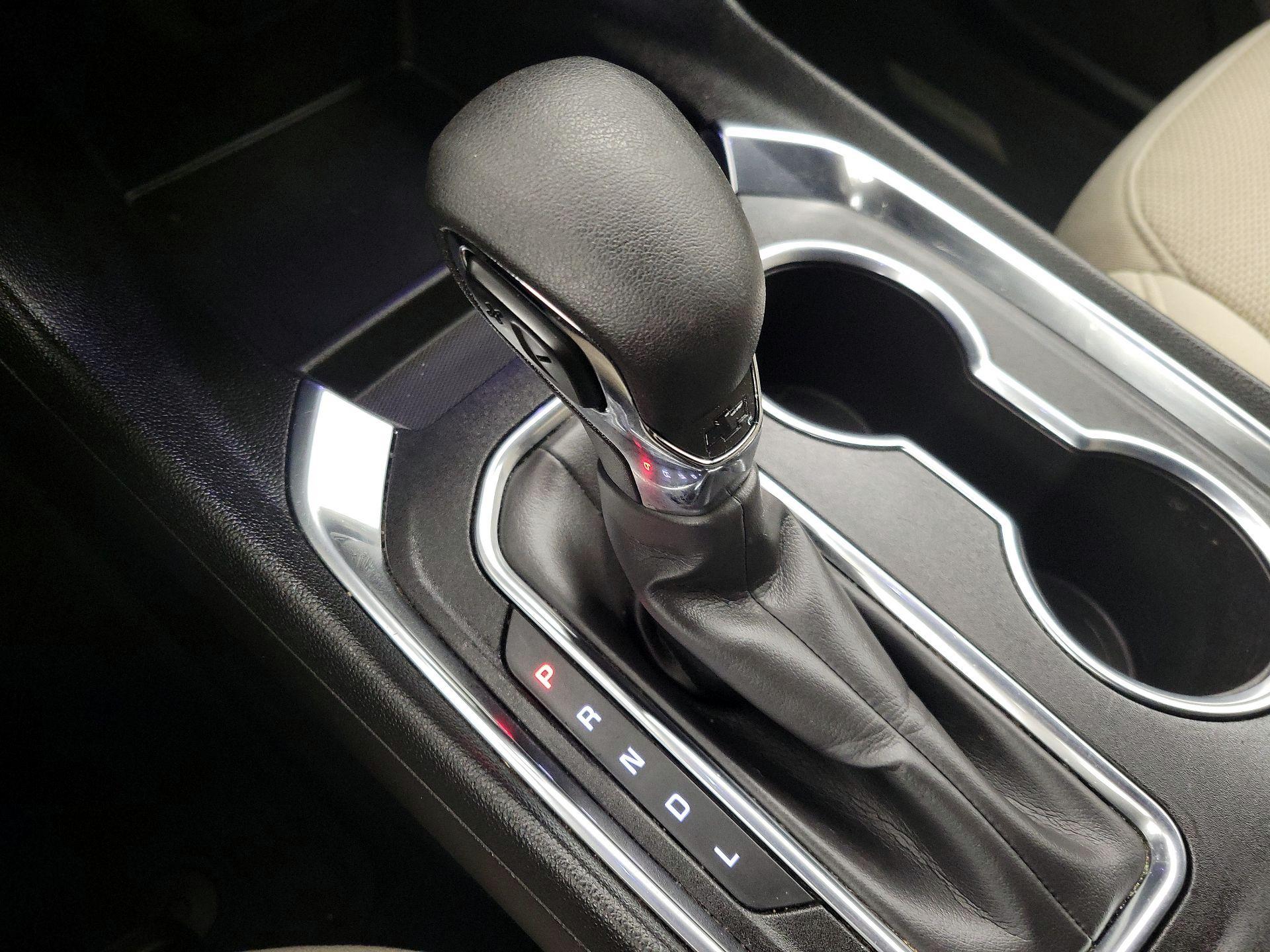 Thumbnail: 2022 Chevrolet Traverse - 17