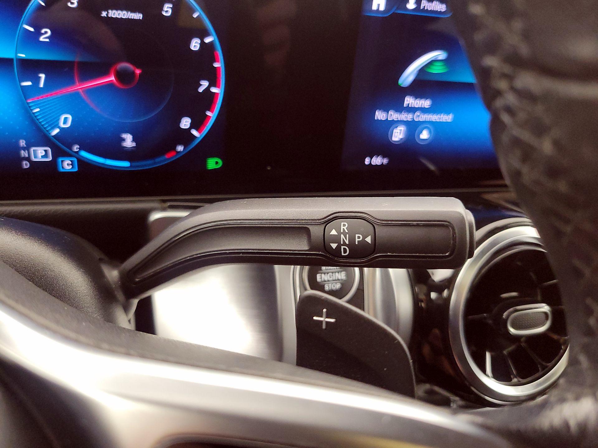 Thumbnail: 2022 Mercedes-Benz GLB - 17