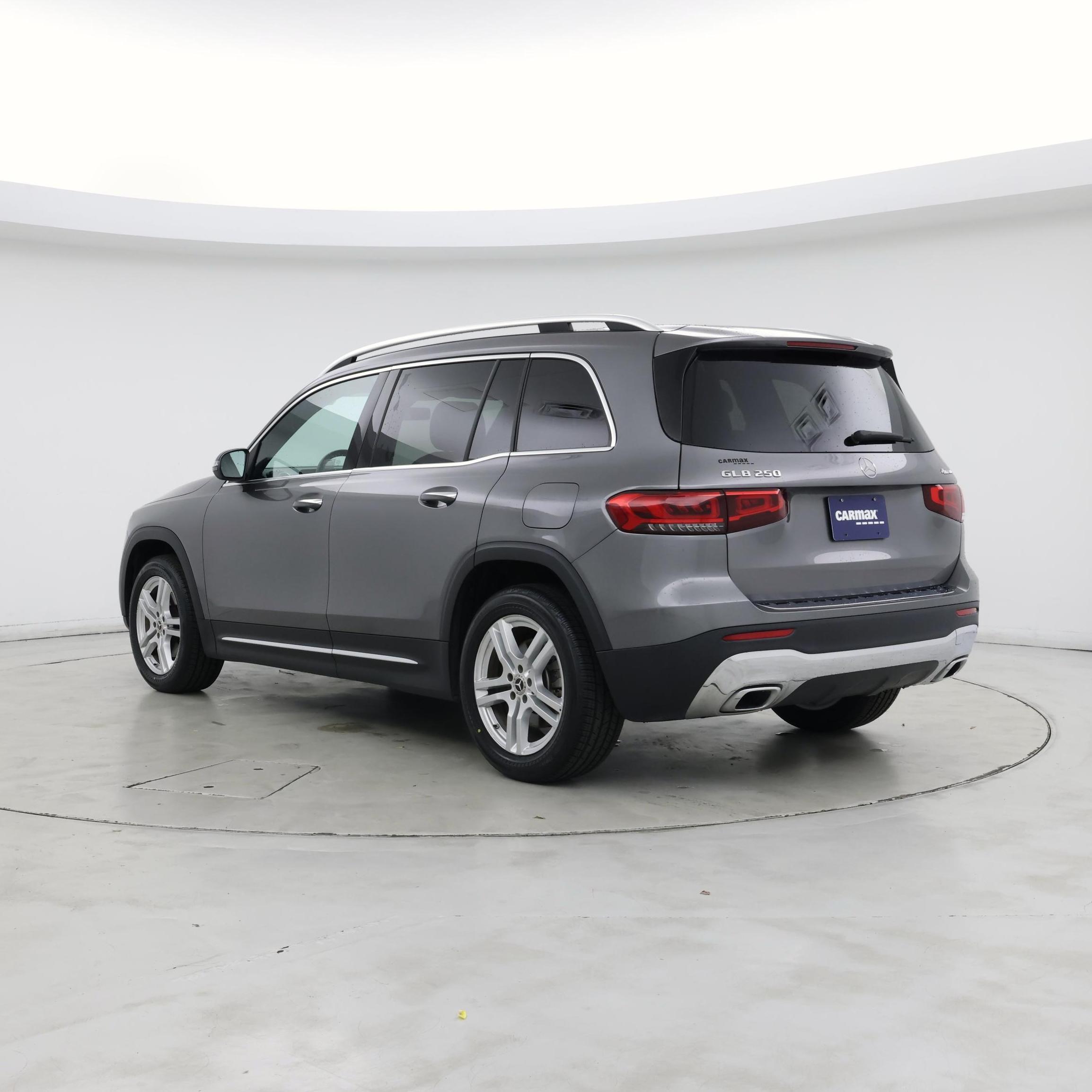 Thumbnail: 2022 Mercedes-Benz GLB - 2