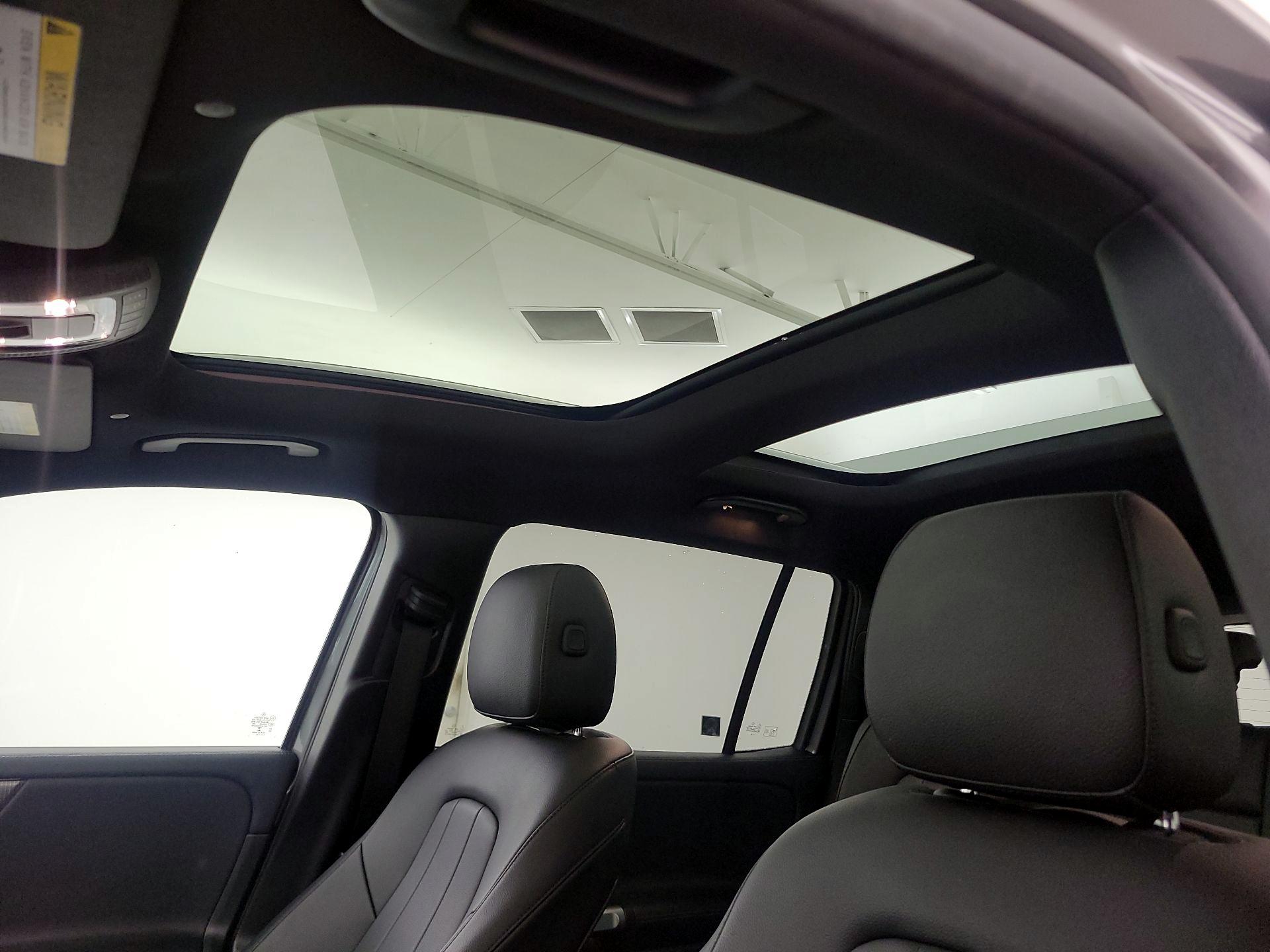 Thumbnail: 2022 Mercedes-Benz GLB - 19