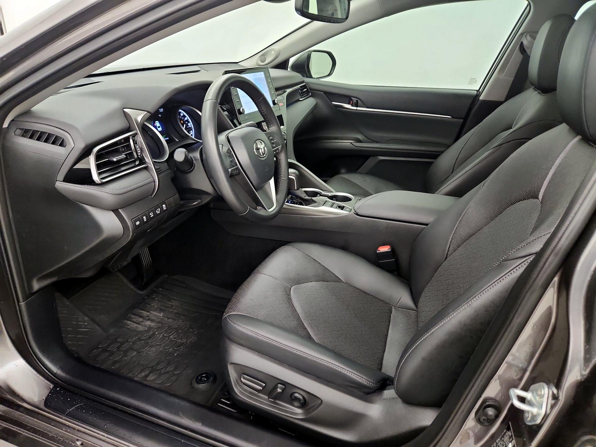 Thumbnail: 2022 Toyota Camry - 11