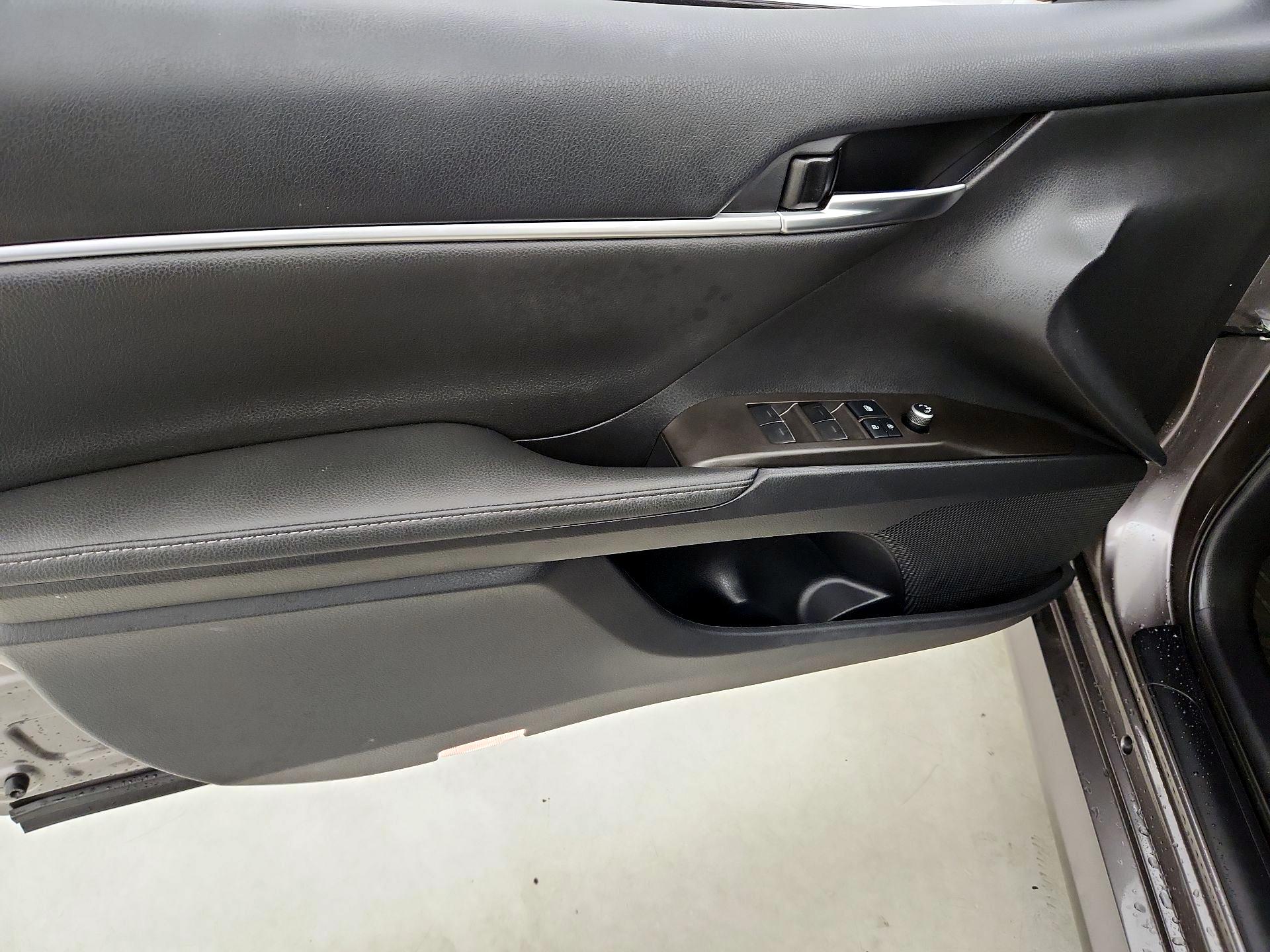 Thumbnail: 2022 Toyota Camry - 12