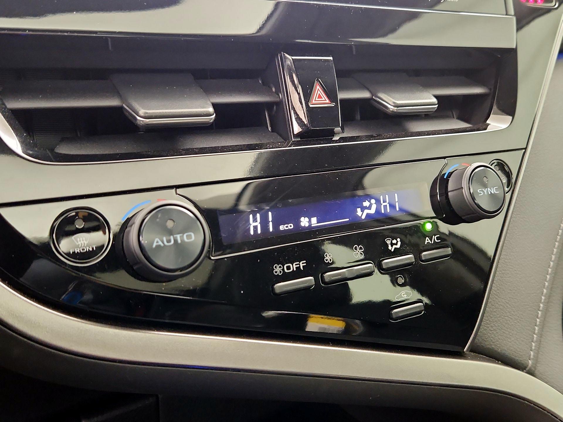 Thumbnail: 2022 Toyota Camry - 17