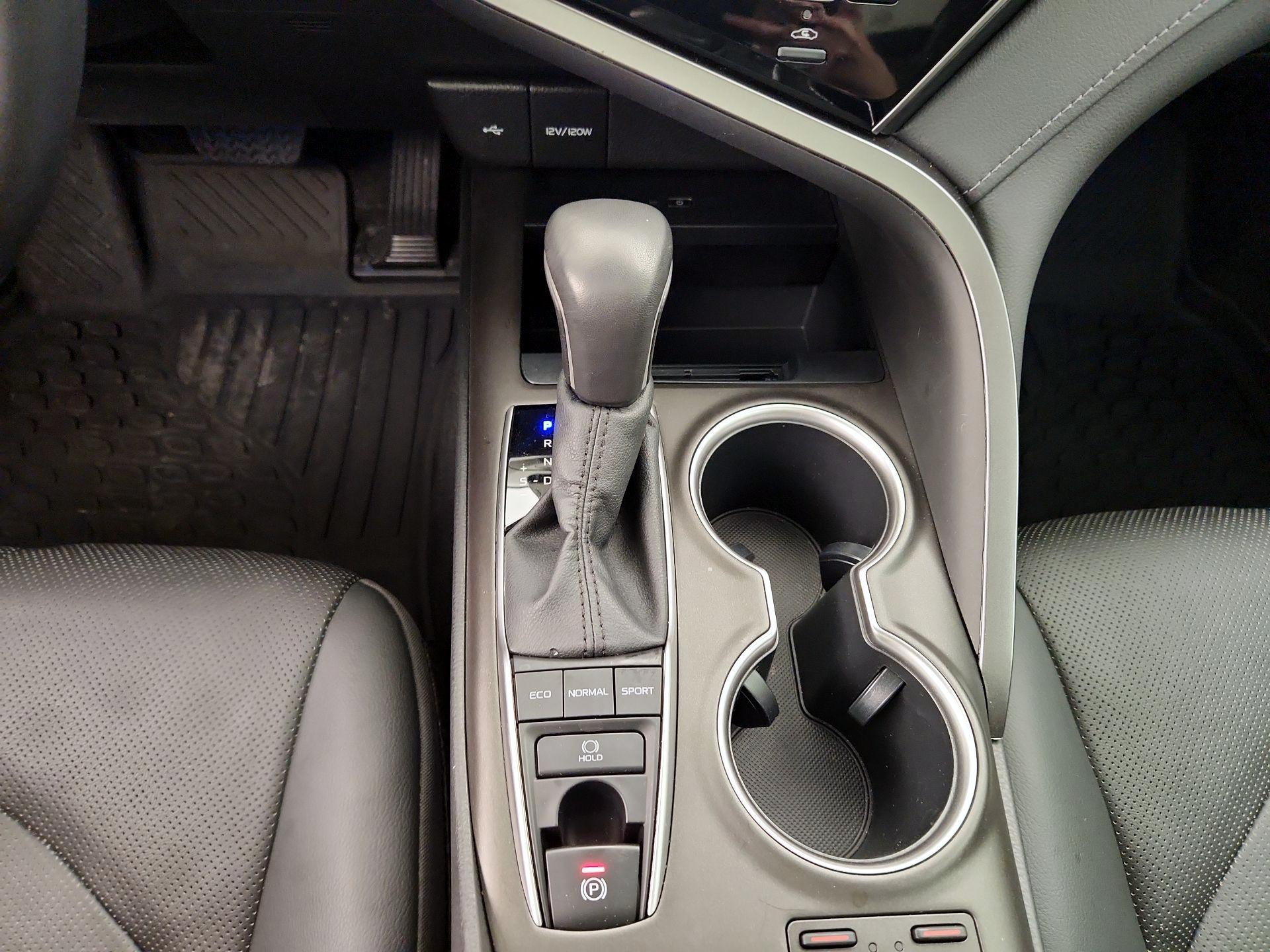 Thumbnail: 2022 Toyota Camry - 18