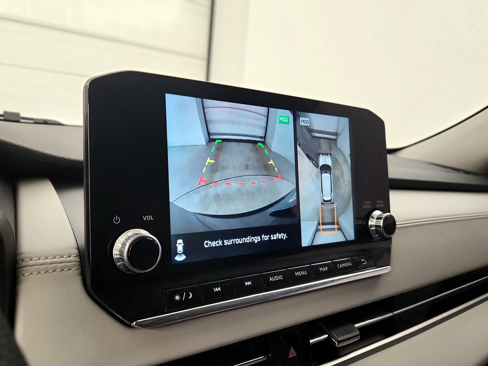 Thumbnail: 2023 Mitsubishi Outlander - 15