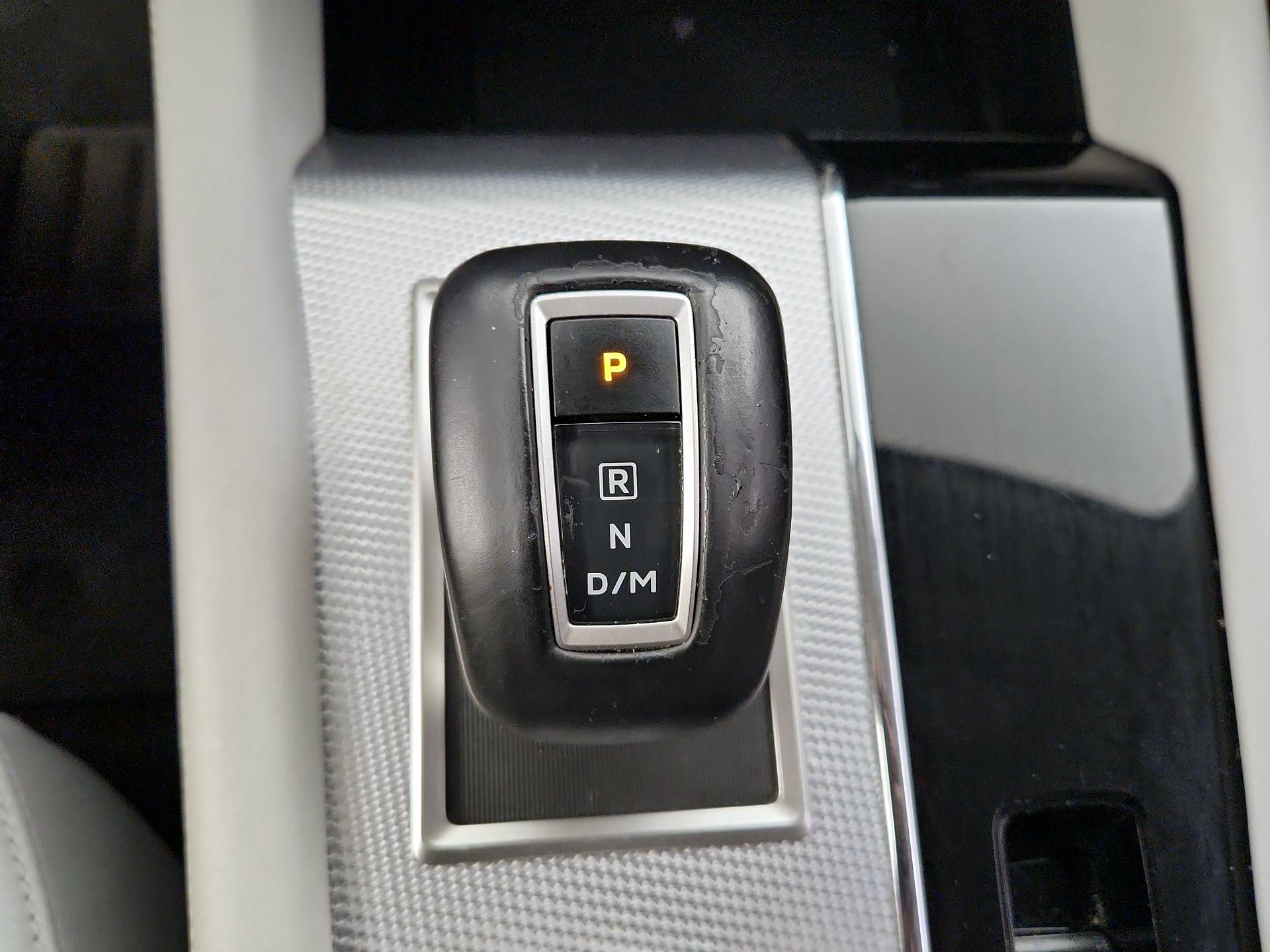 Thumbnail: 2023 Mitsubishi Outlander - 18