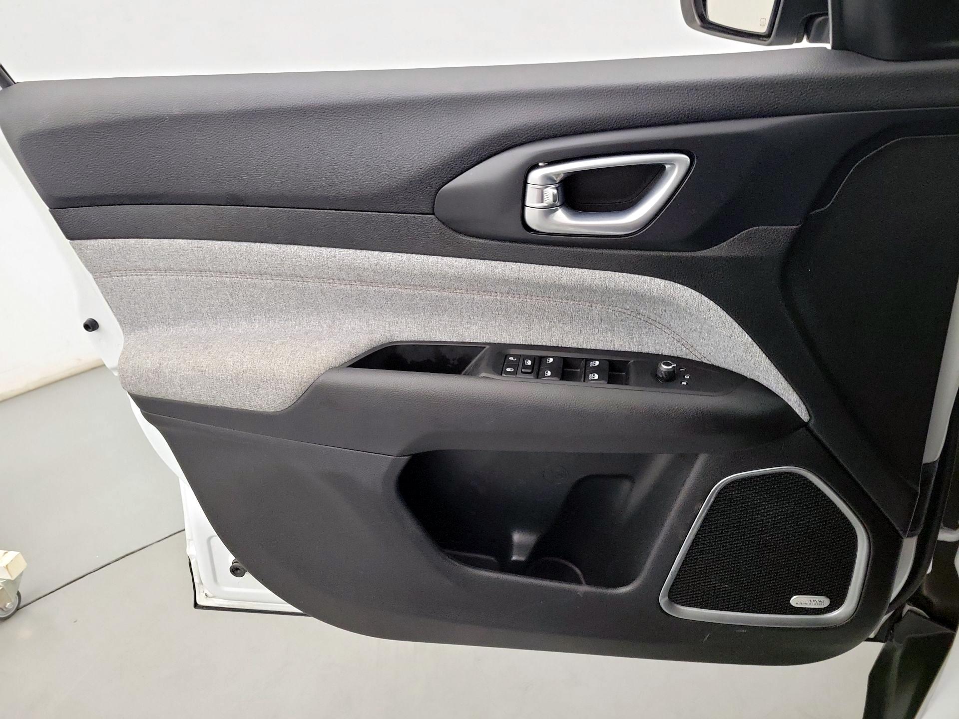 Thumbnail: 2023 Jeep Compass - 12