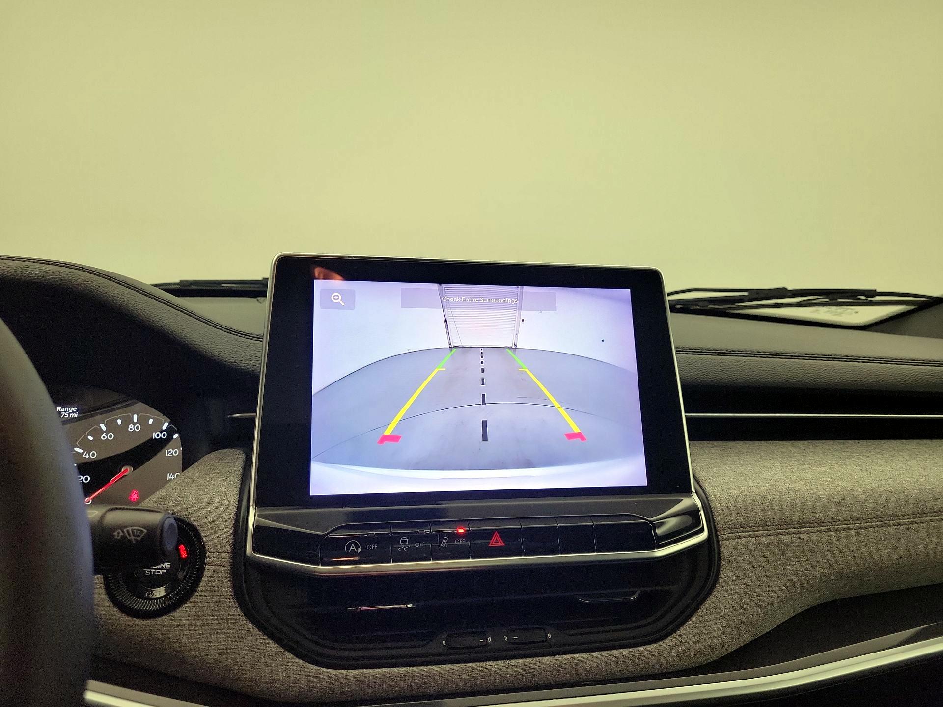 Thumbnail: 2023 Jeep Compass - 14