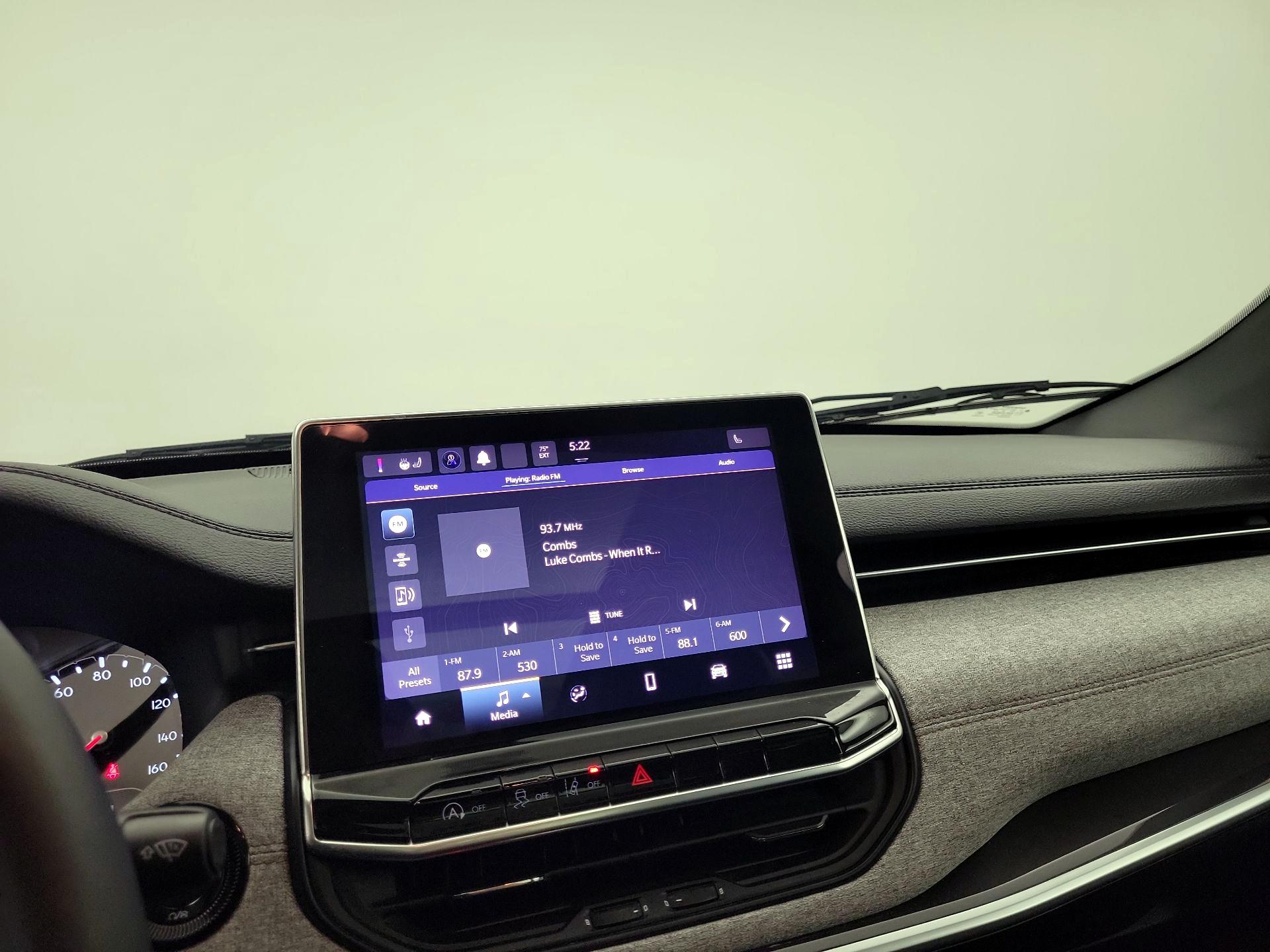 Thumbnail: 2023 Jeep Compass - 15