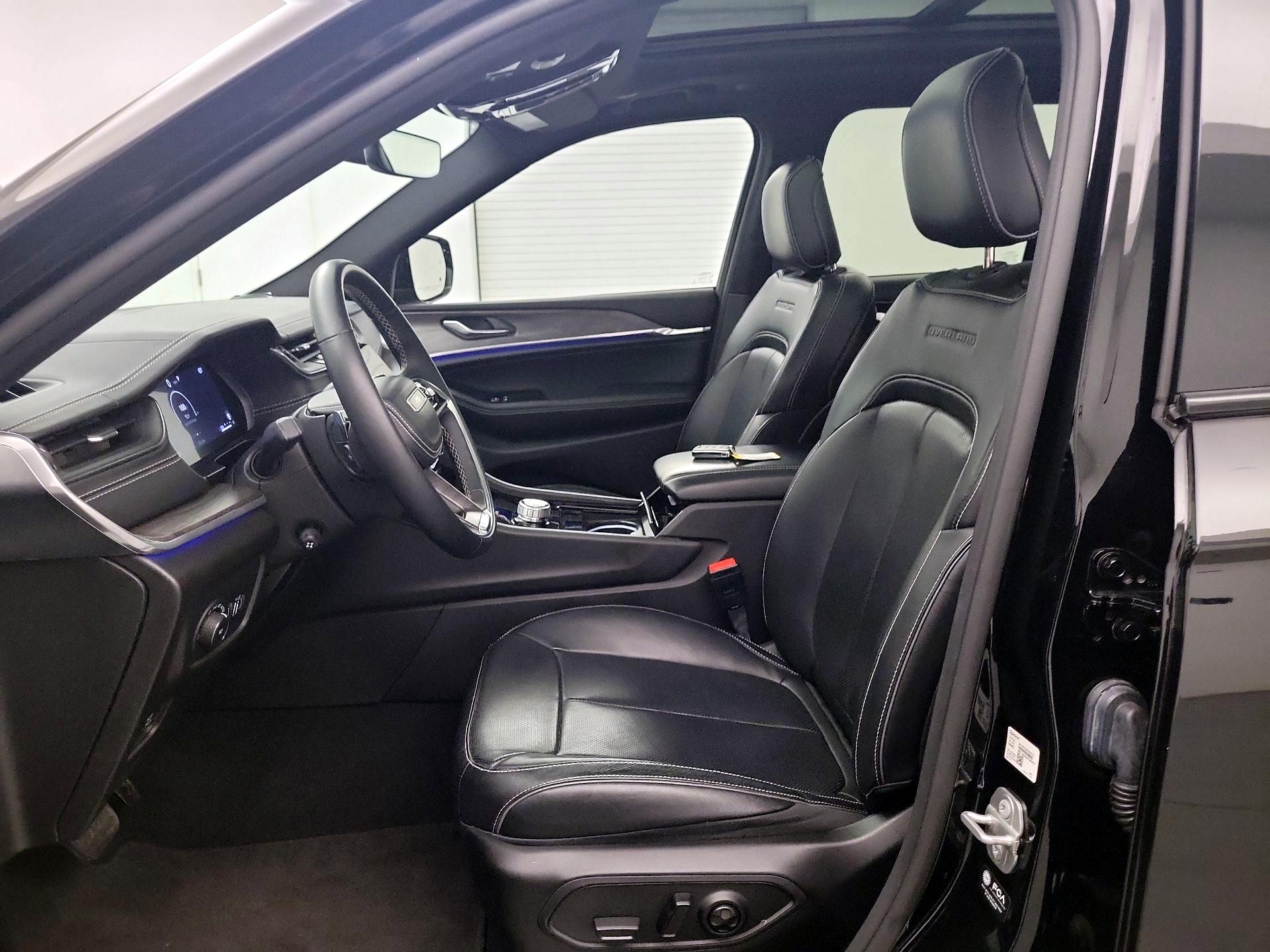 Thumbnail: 2022 Jeep Grand Cherokee - 11