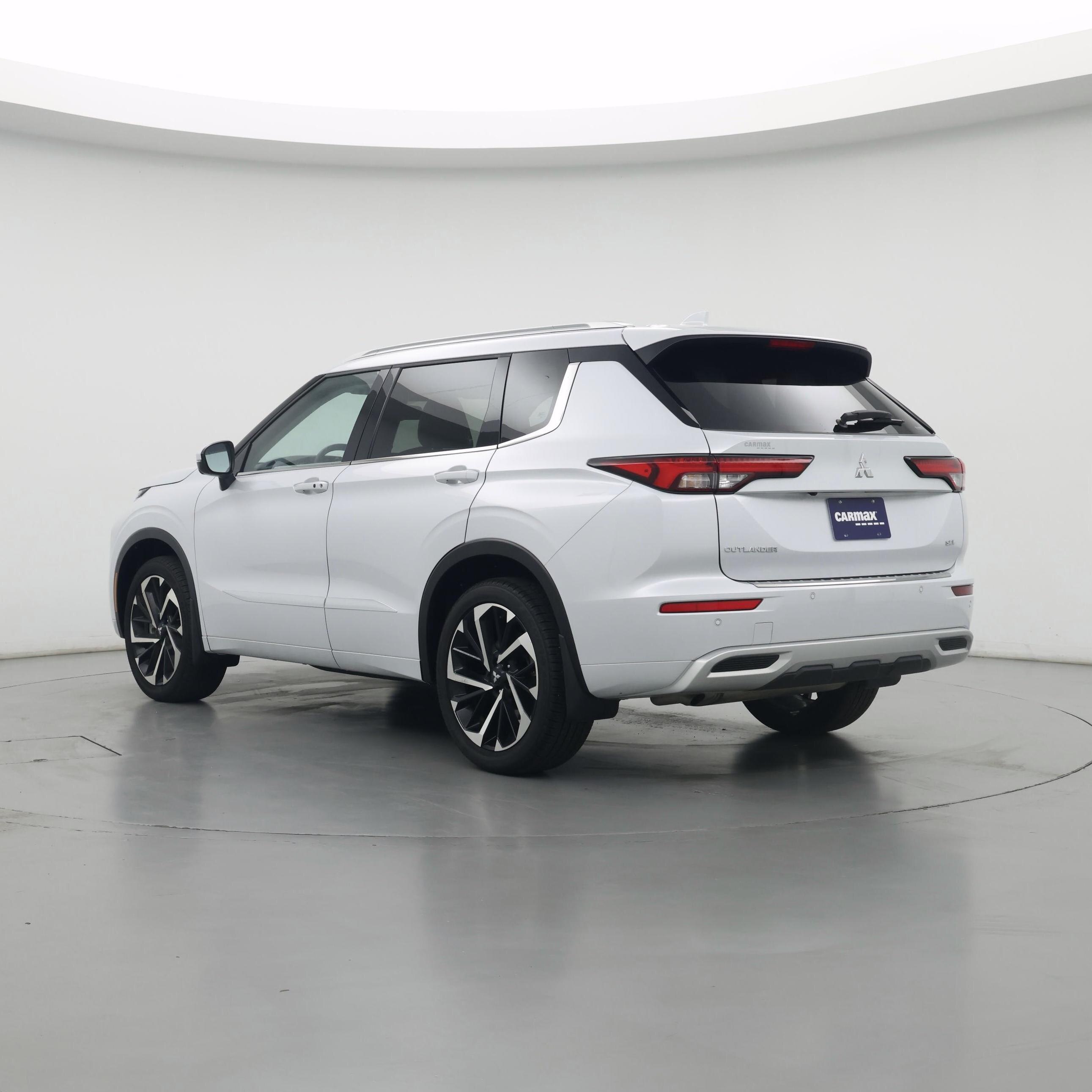 Thumbnail: 2024 Mitsubishi Outlander - 2