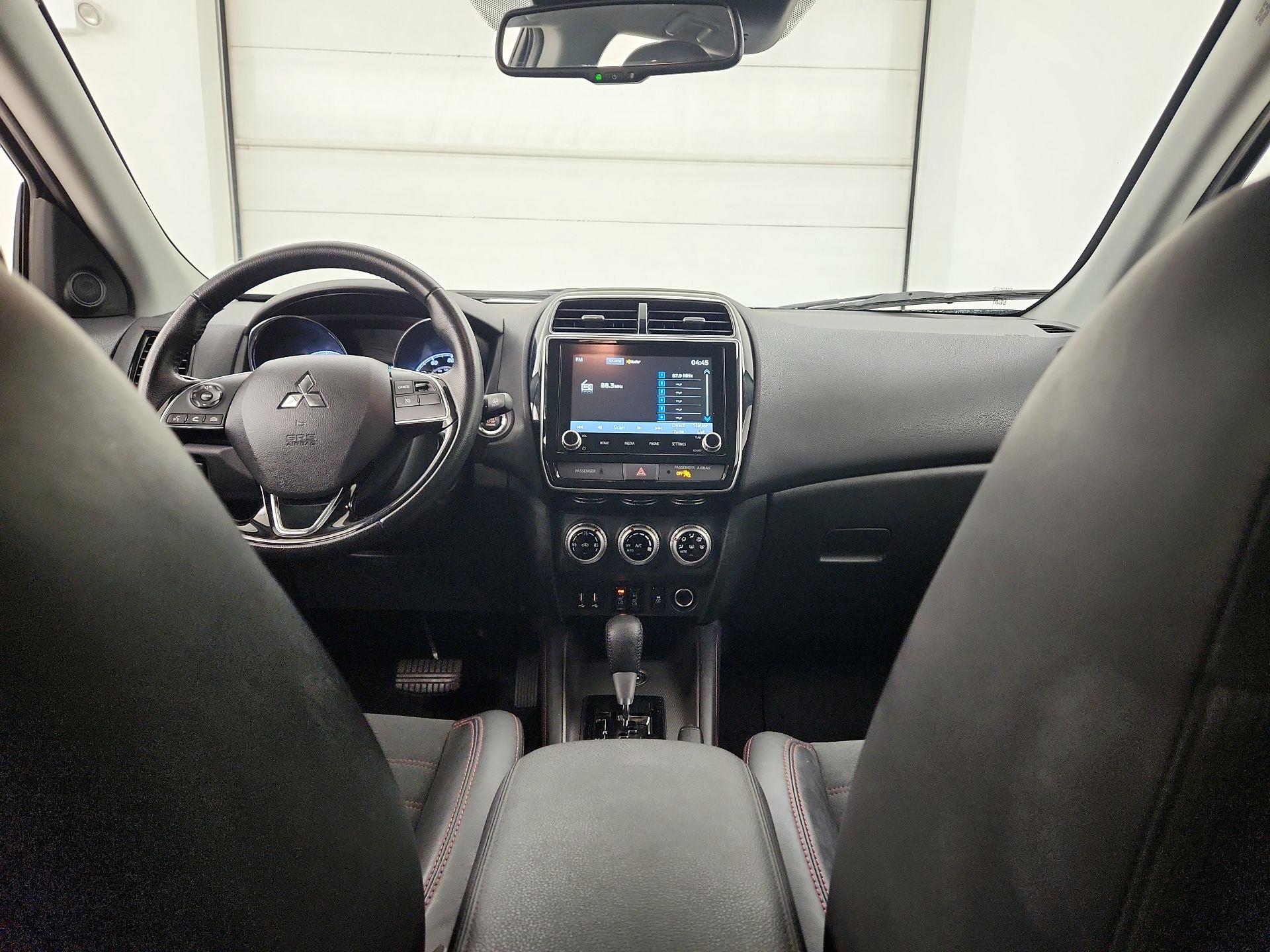 Thumbnail: 2023 Mitsubishi Outlander Sport - 9