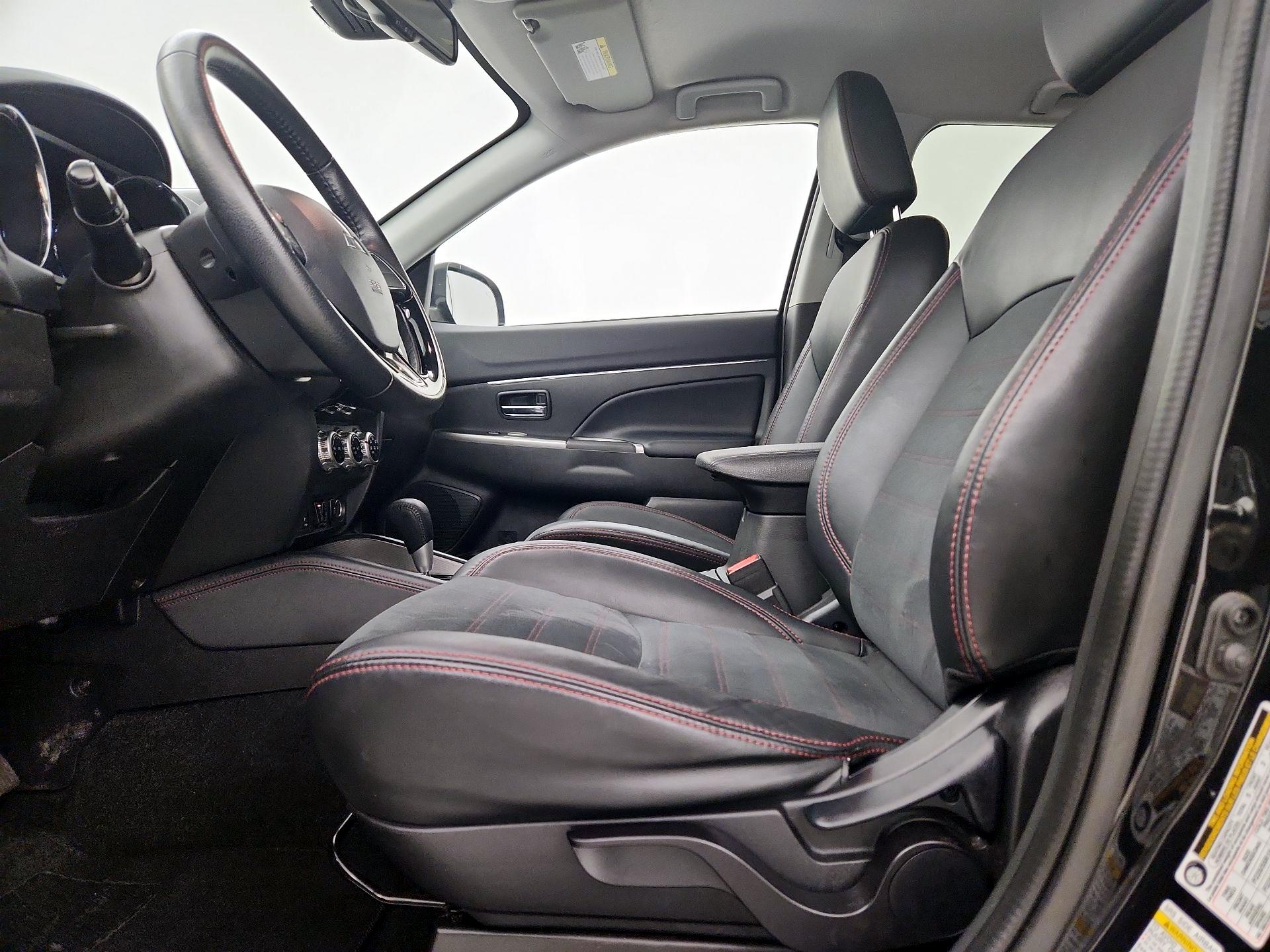 Thumbnail: 2023 Mitsubishi Outlander Sport - 11