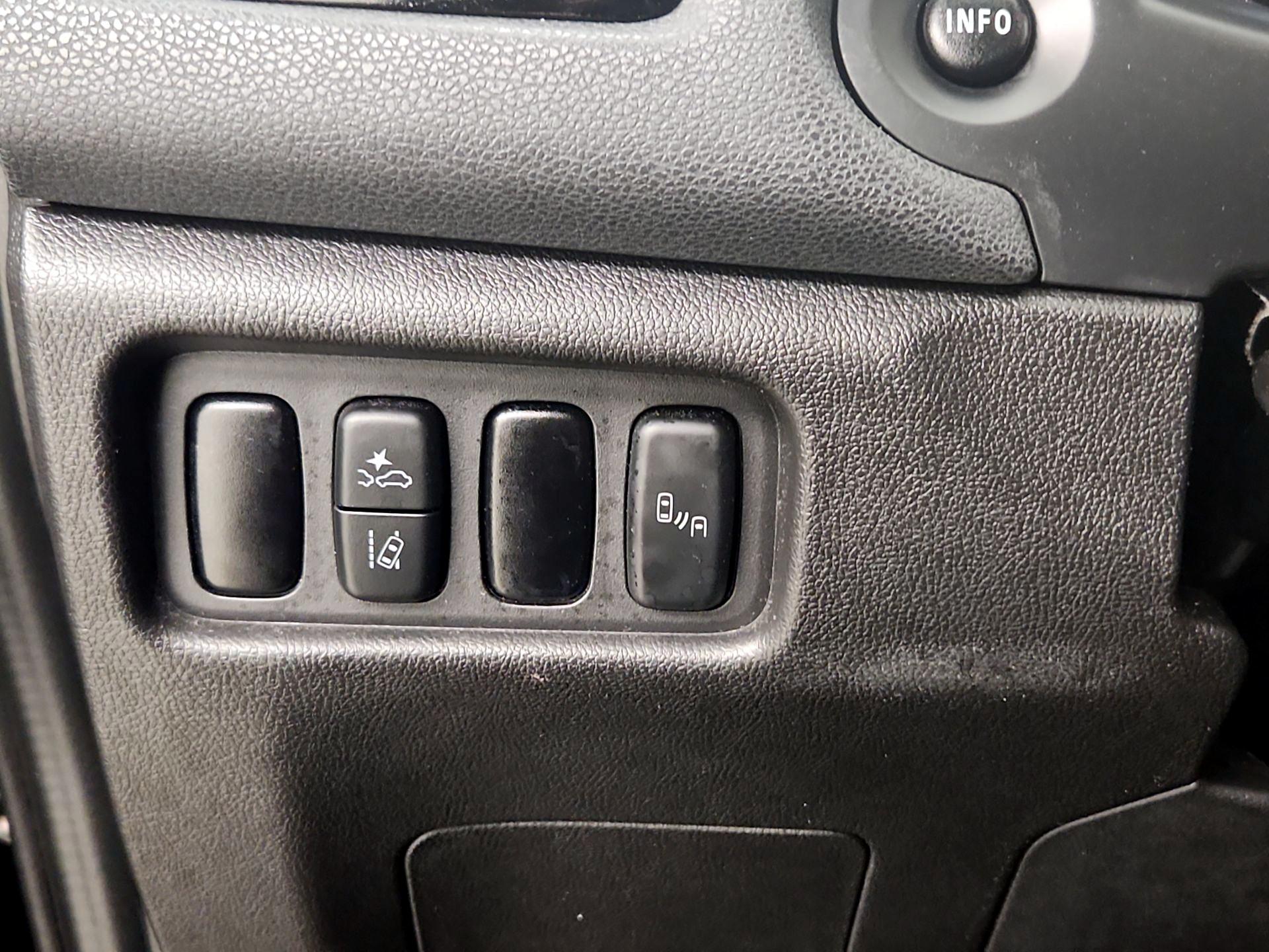 Thumbnail: 2023 Mitsubishi Outlander Sport - 13