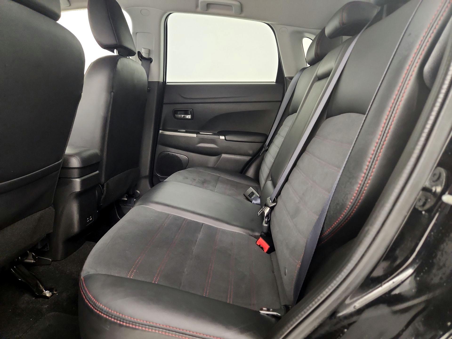 Thumbnail: 2023 Mitsubishi Outlander Sport - 19