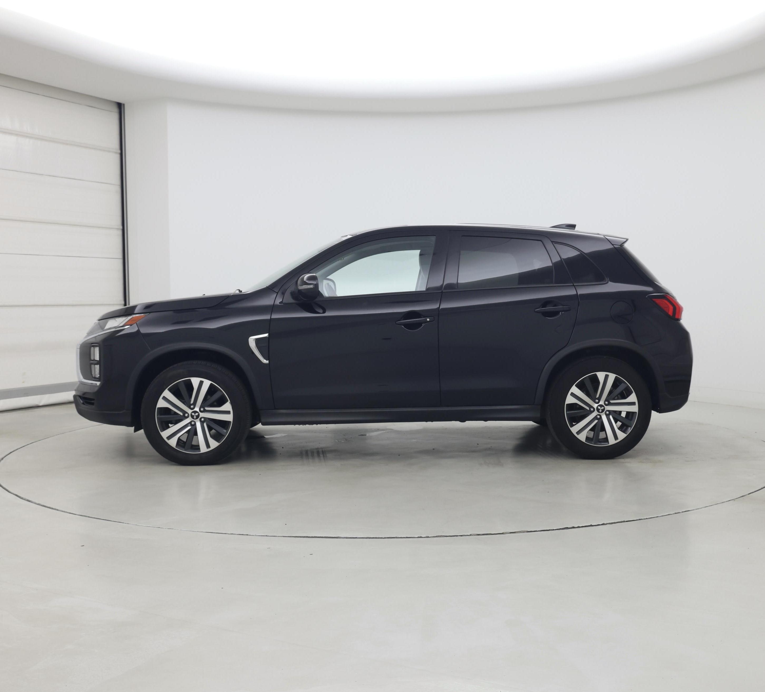 Thumbnail: 2023 Mitsubishi Outlander Sport - 3