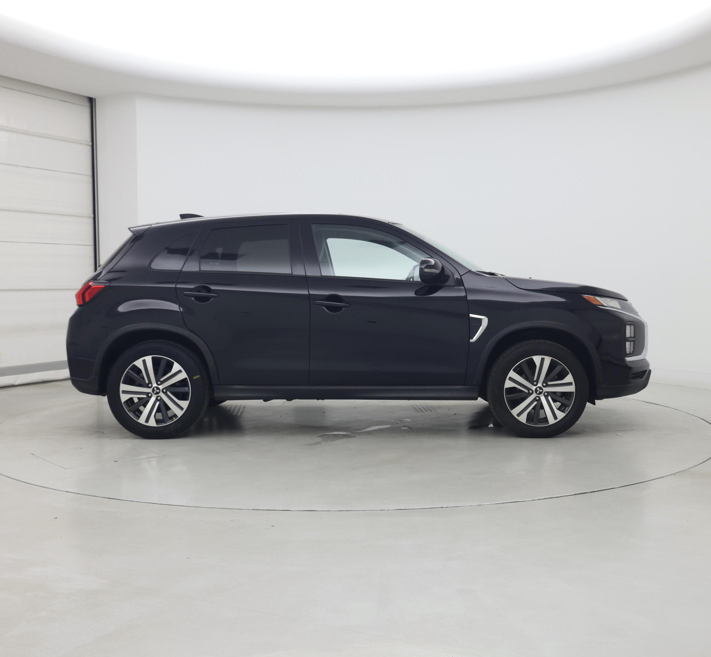 Thumbnail: 2023 Mitsubishi Outlander Sport - 7