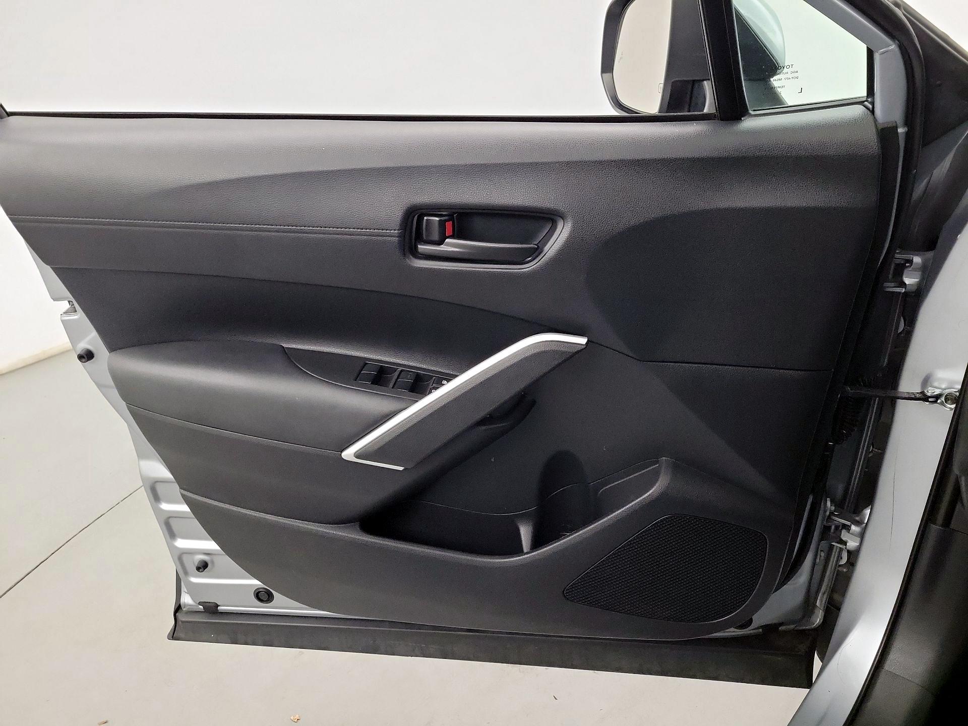 Thumbnail: 2022 Toyota Corolla Cross - 10