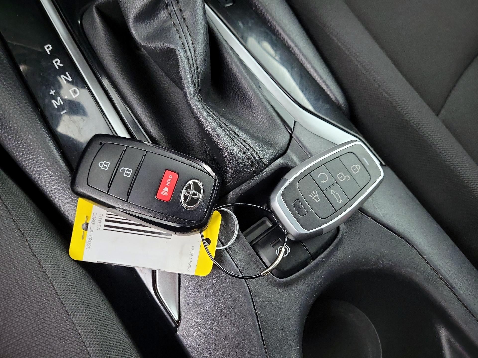 Thumbnail: 2022 Toyota Corolla Cross - 19